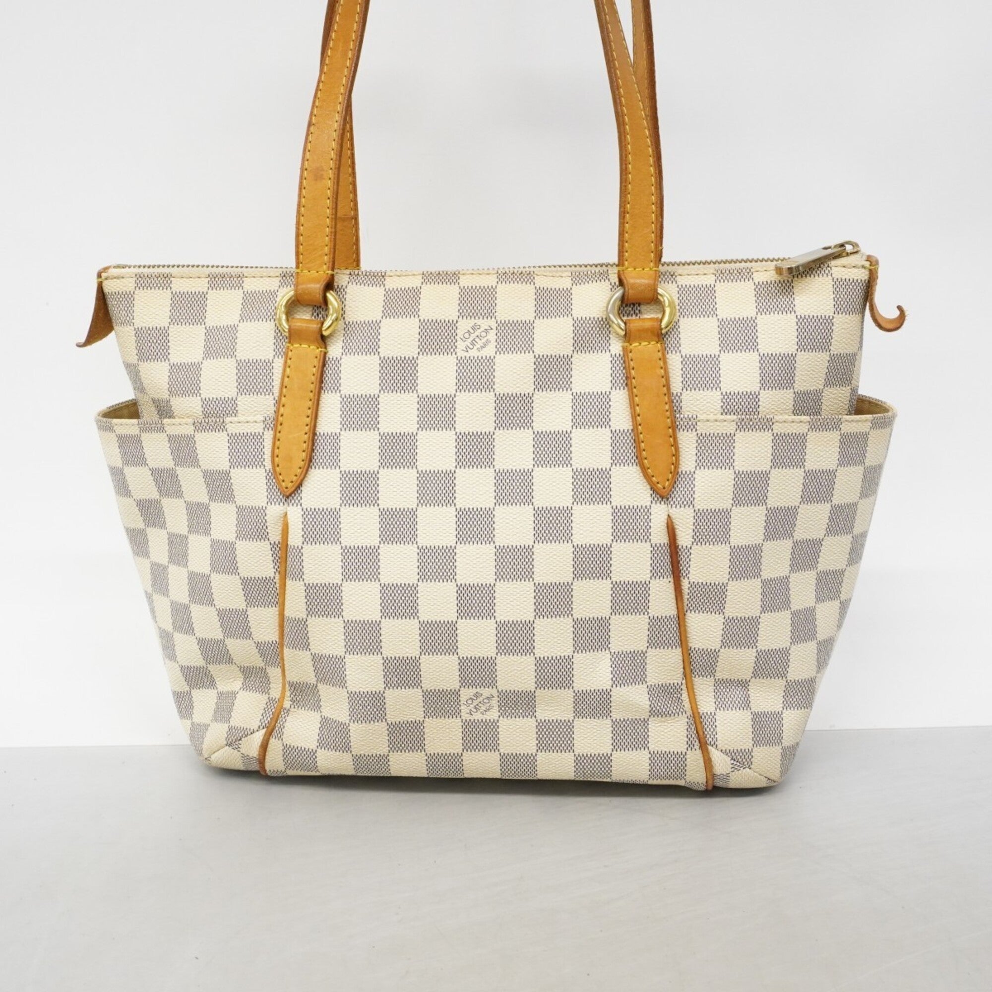 Louis Vuitton White Tote Bag (Pre-Owned)