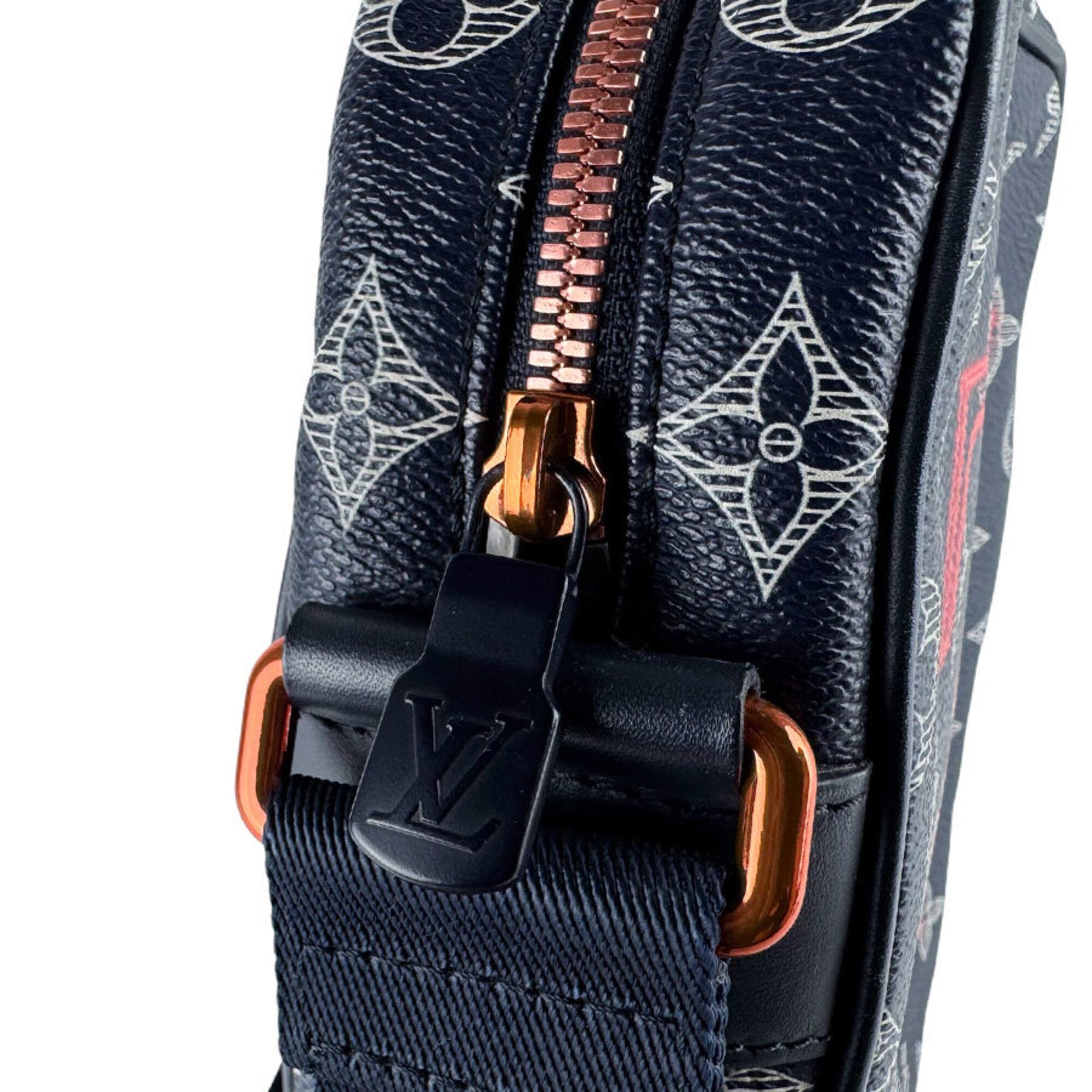 Louis Vuitton Navy Shoulder Bag (Pre-Owned)