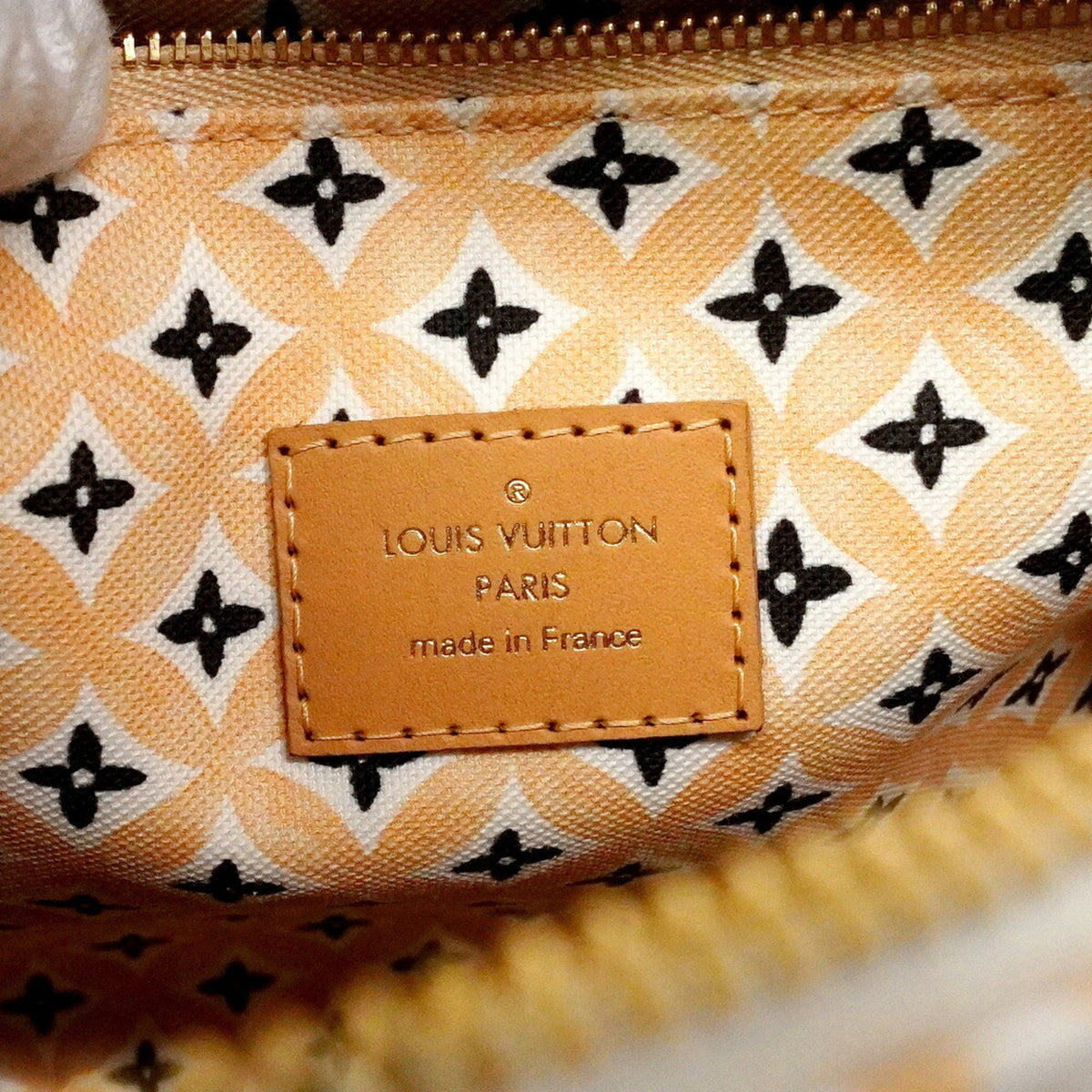 Louis Vuitton Beige White Handbag (Pre-Owned)
