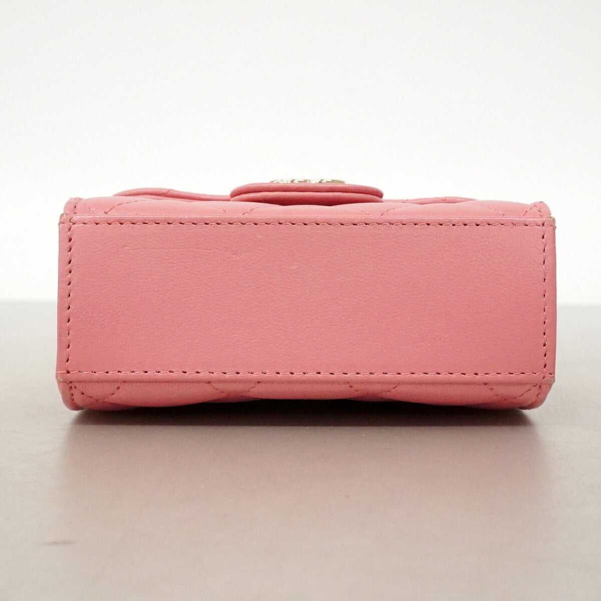 Chanel Pink Leather Handbag (Pre-Owned)