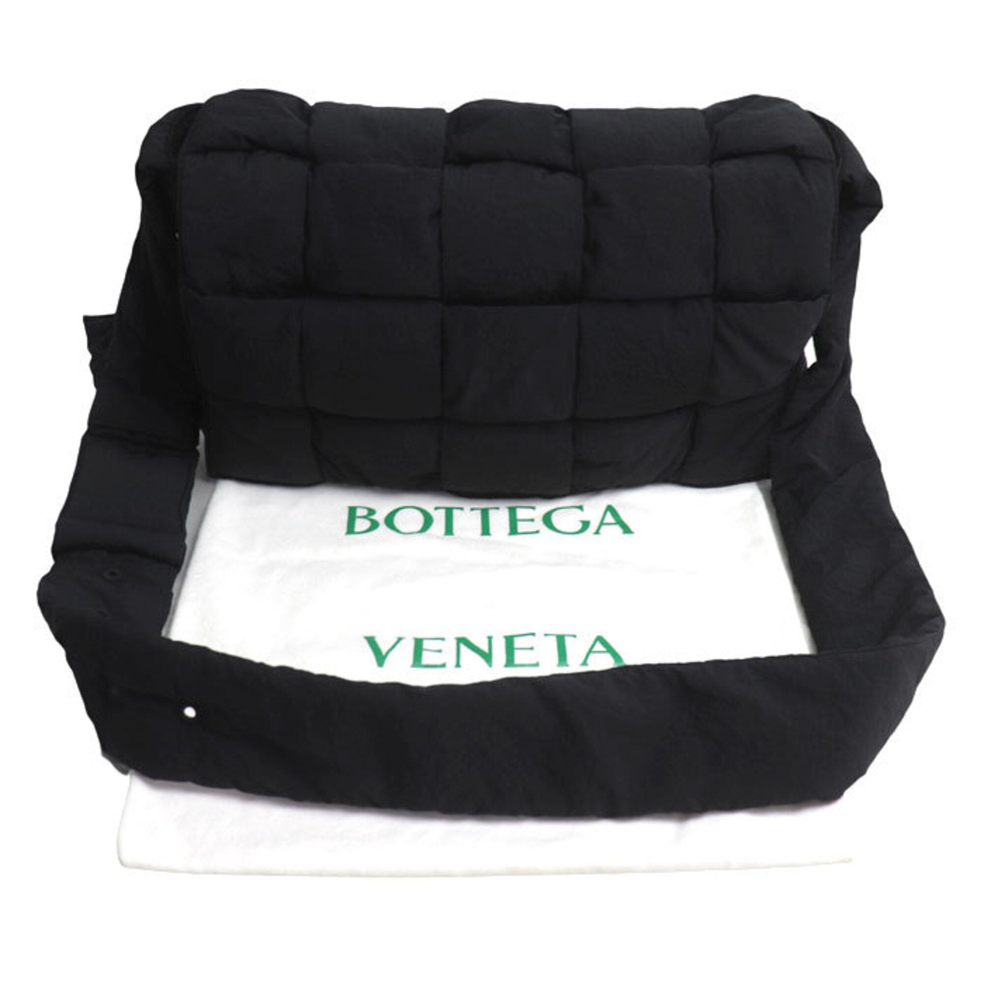Bottega Veneta Black Nylon Shoulder Bag (Pre-Owned)