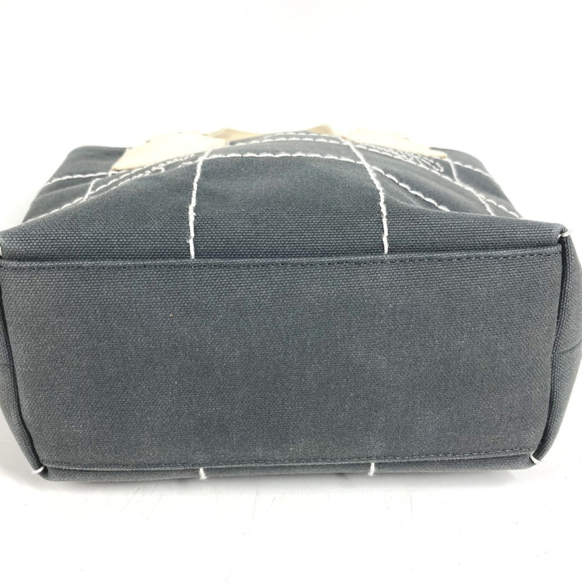 Chanel Gray White Canvas Handbag Tote Bag (Pre-Owned)