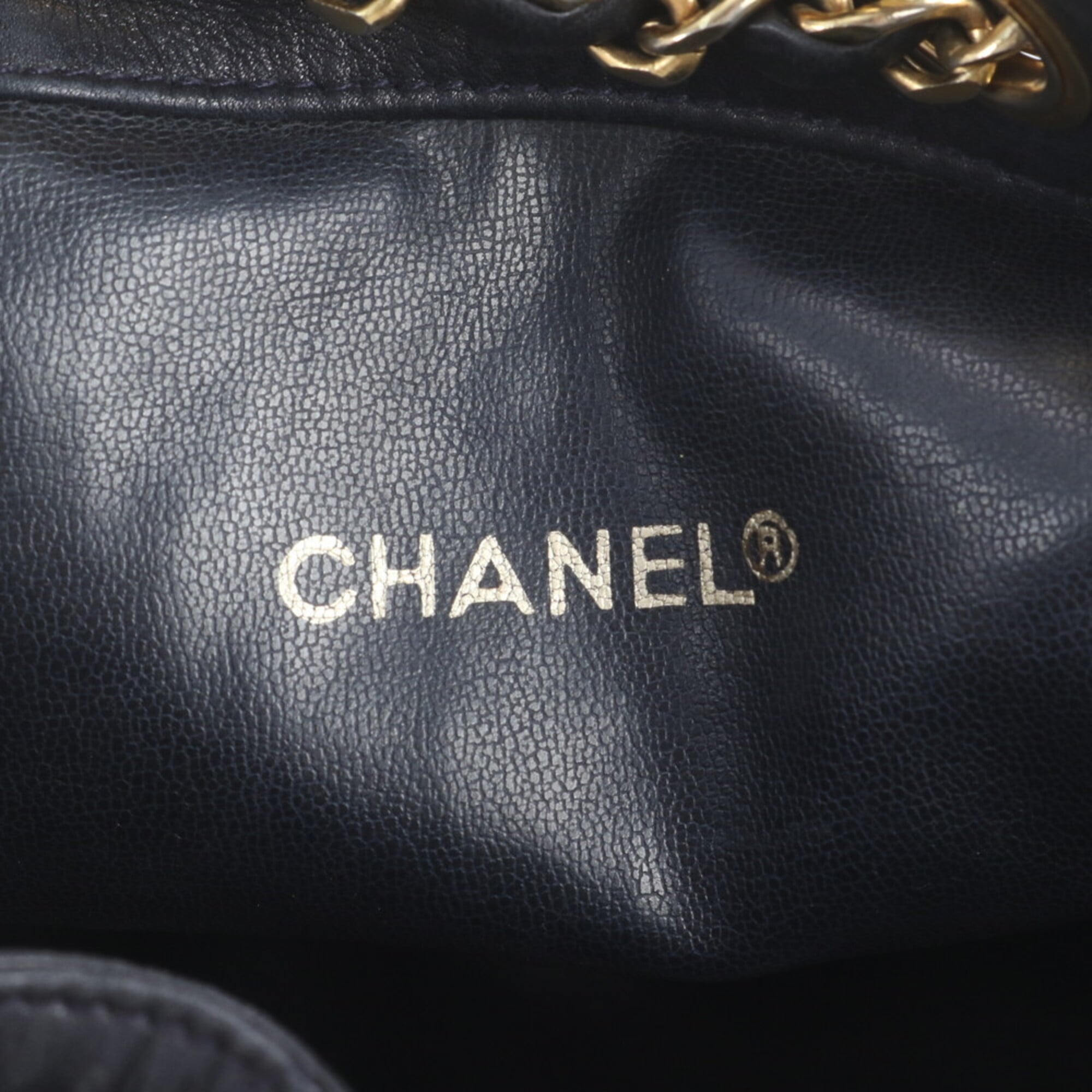 Chanel Black Leather Shoulder Bag (Pre-Owned)