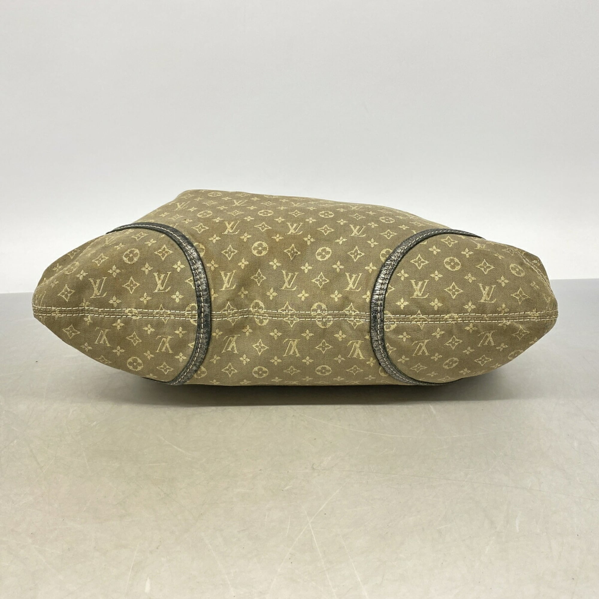 Louis Vuitton Platine Shoulder Bag (Pre-Owned)