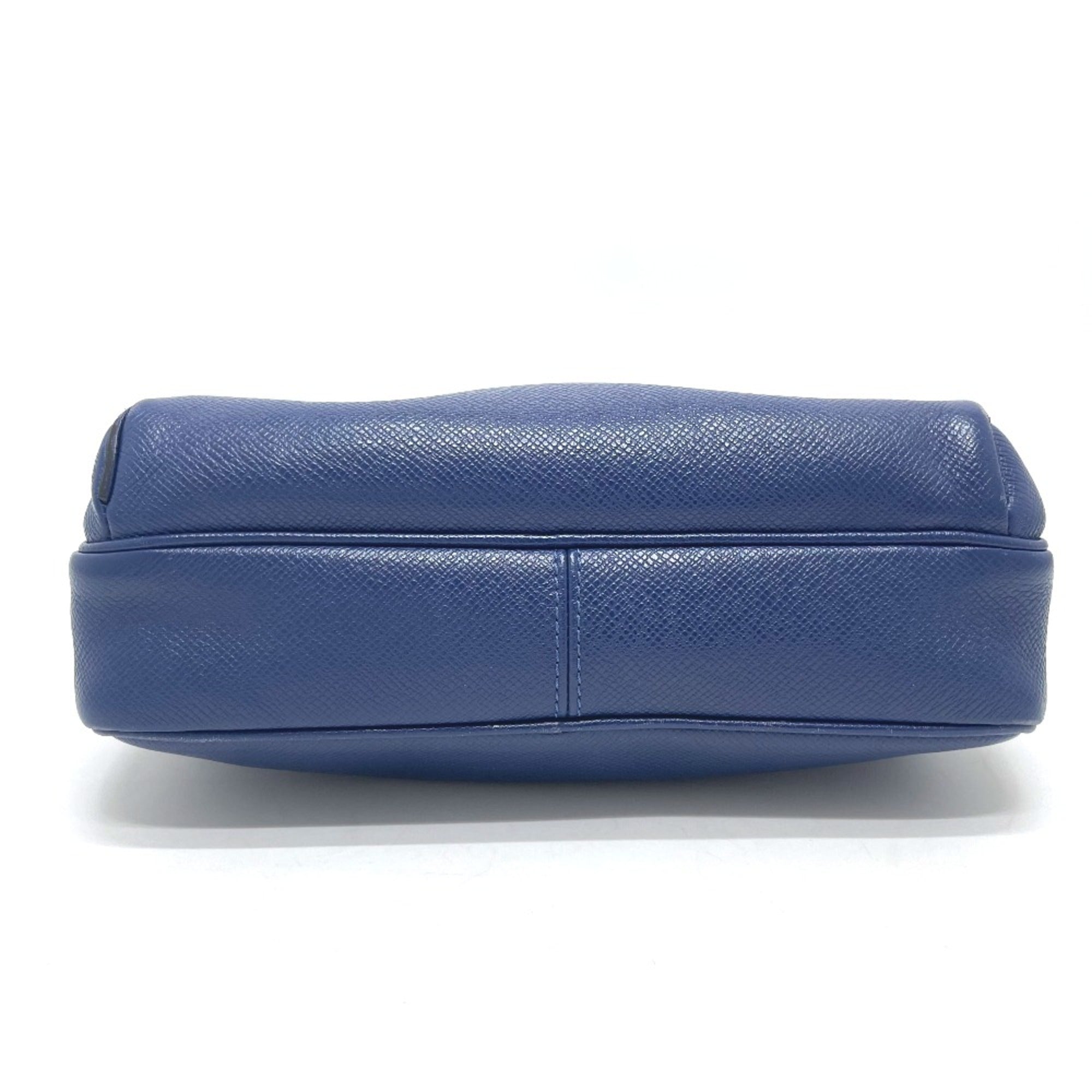 Louis Vuitton Blue Leather Shoulder Bag (Pre-Owned)