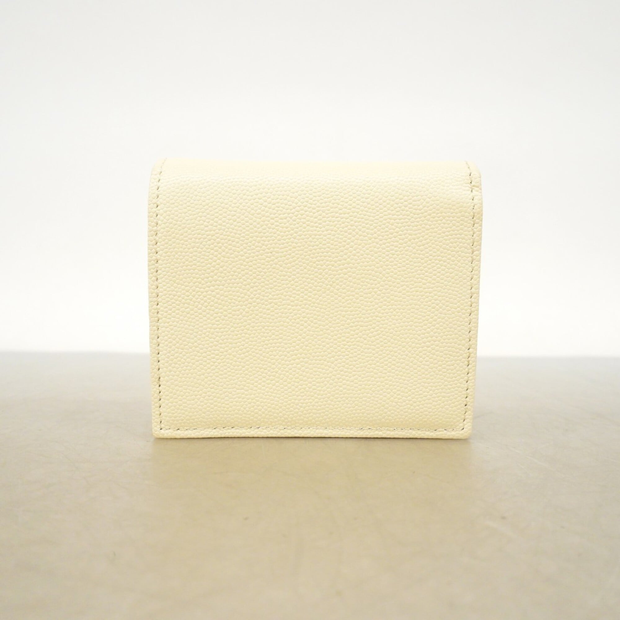 Chanel White Grained Calfskin Wallet (Bi-Fold) (Pre-Owned)