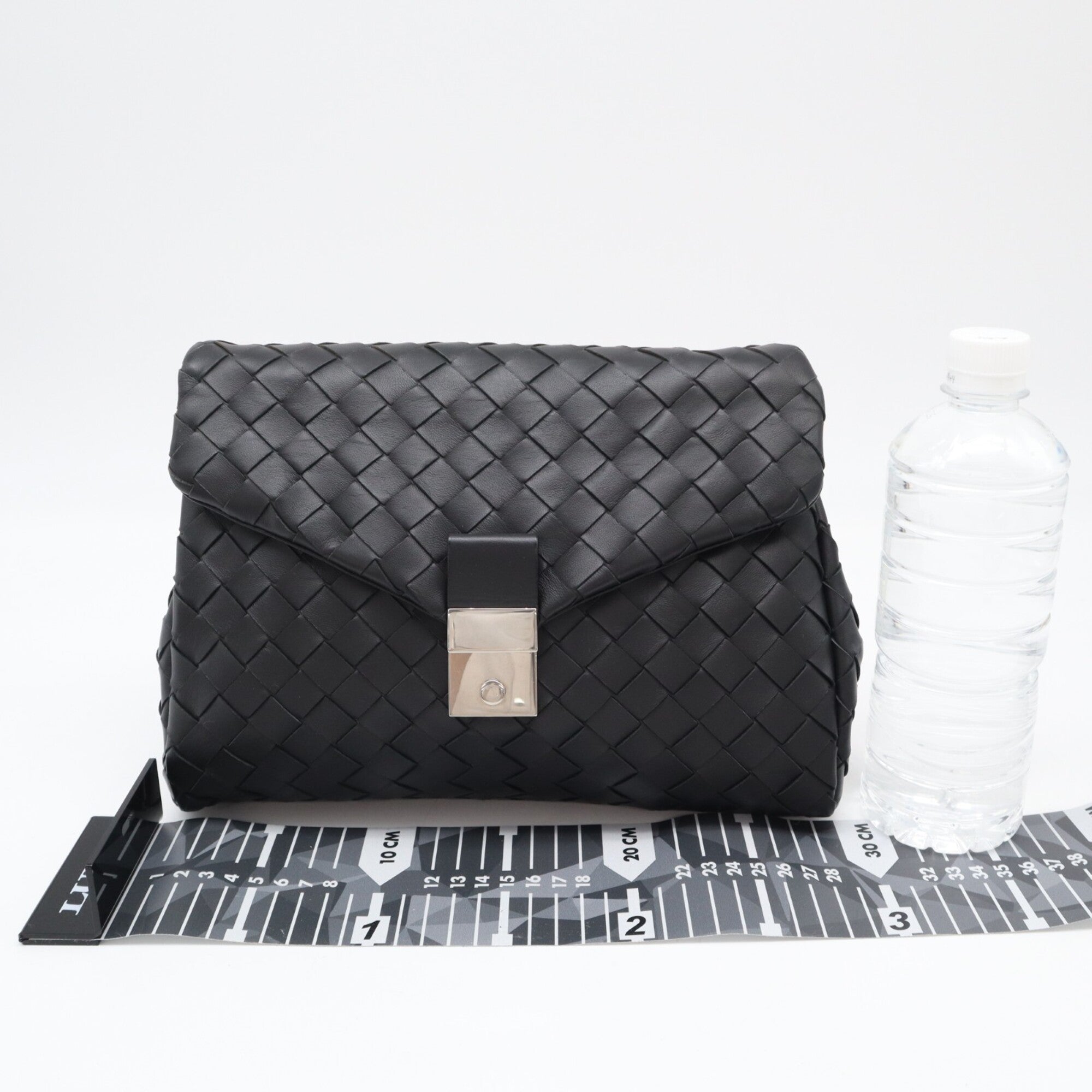 Bottega Veneta Intrecciato Black Leather Clutch Bag (Pre-Owned)