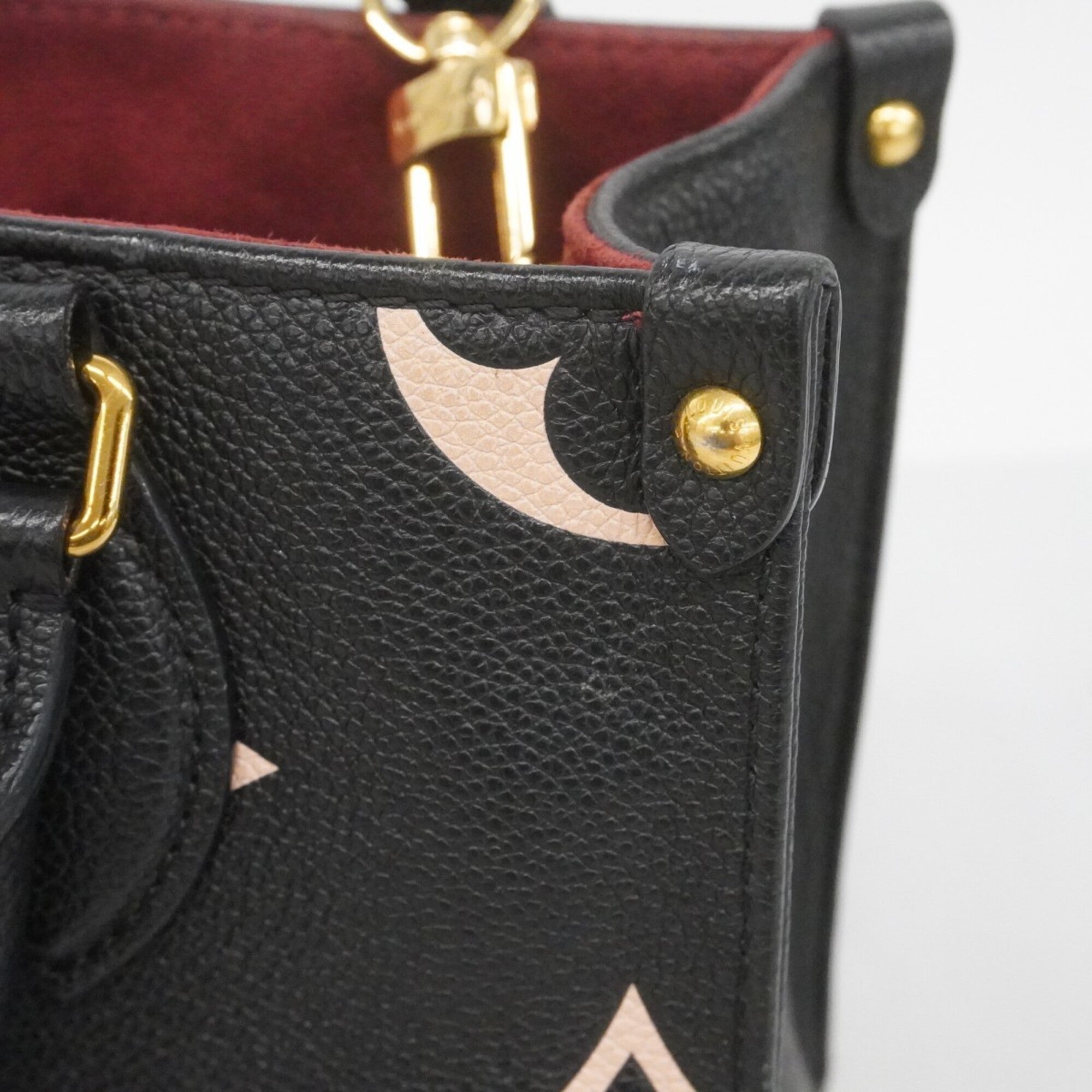 Louis Vuitton Beige Black Handbag (Pre-Owned)