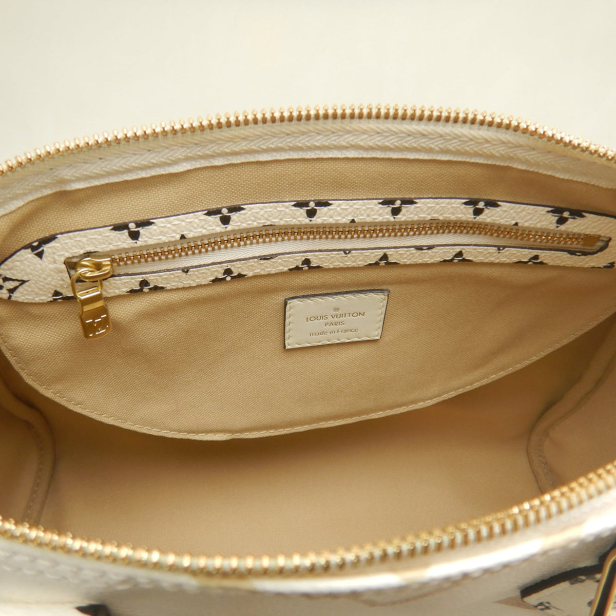 Louis Vuitton Beige Khaki White Coated Canvas Handbag (Pre-Owned)