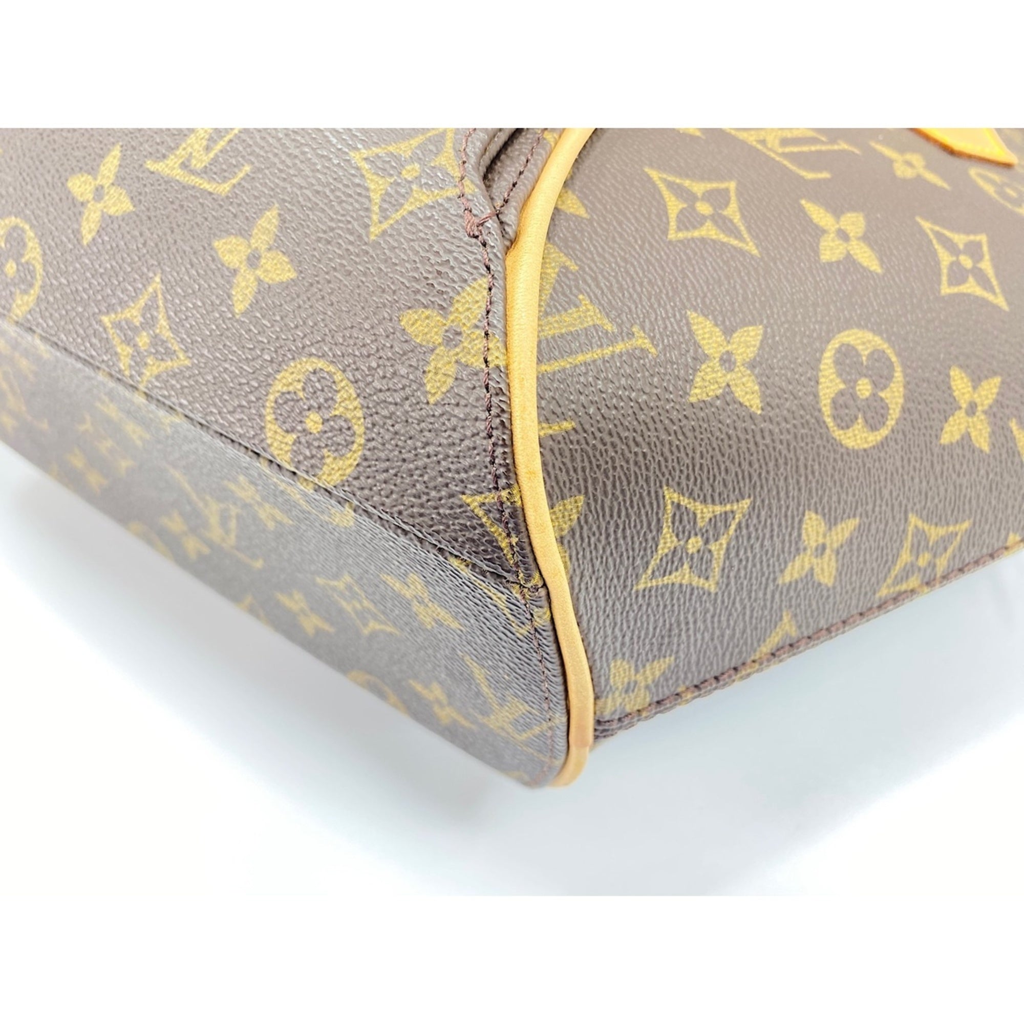 Louis Vuitton Brown Handbag (Pre-Owned)