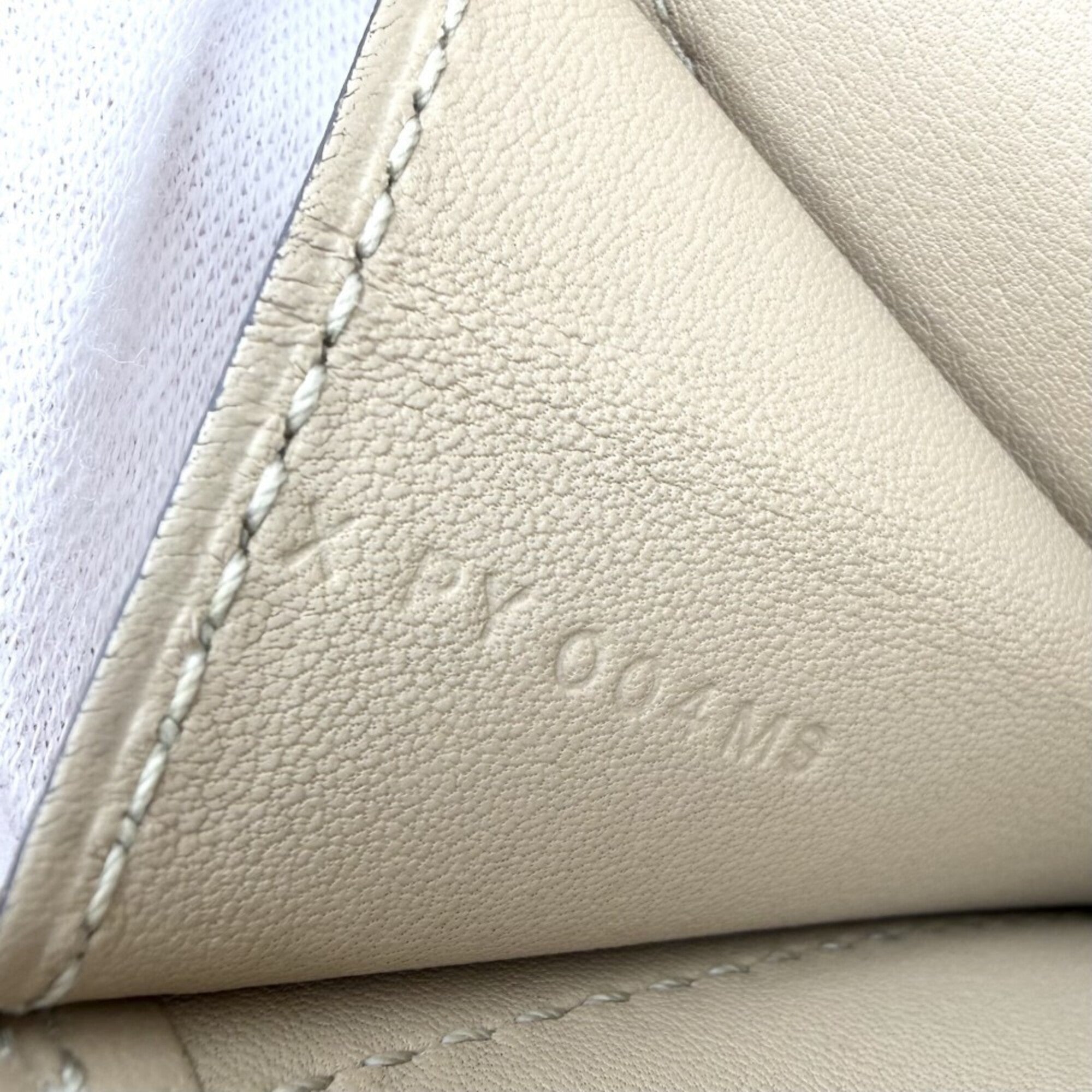 Hermes Beige Leather Clutch Bag (Pre-Owned)