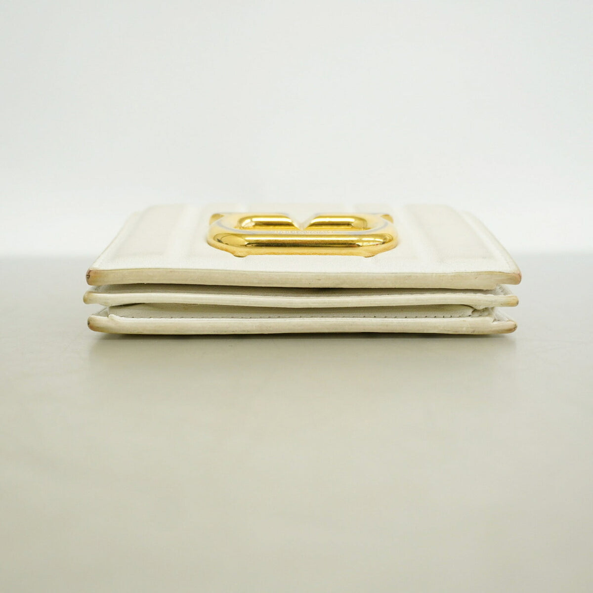 Salvatore Ferragamo White Leather Wallet (Bi-Fold) (Pre-Owned)