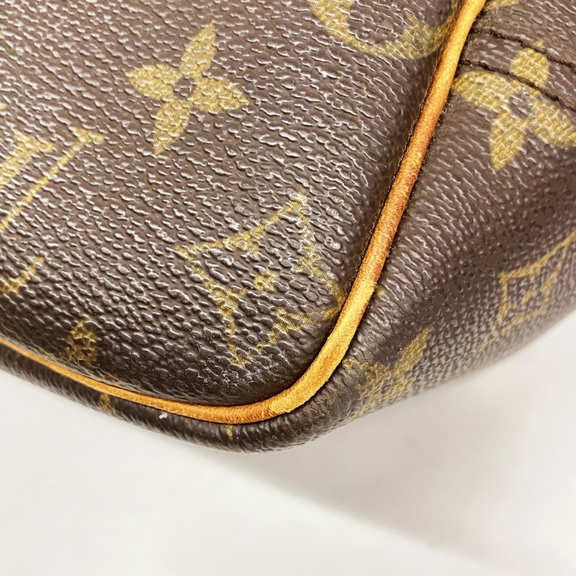 Louis Vuitton Brown Handbag (Pre-Owned)
