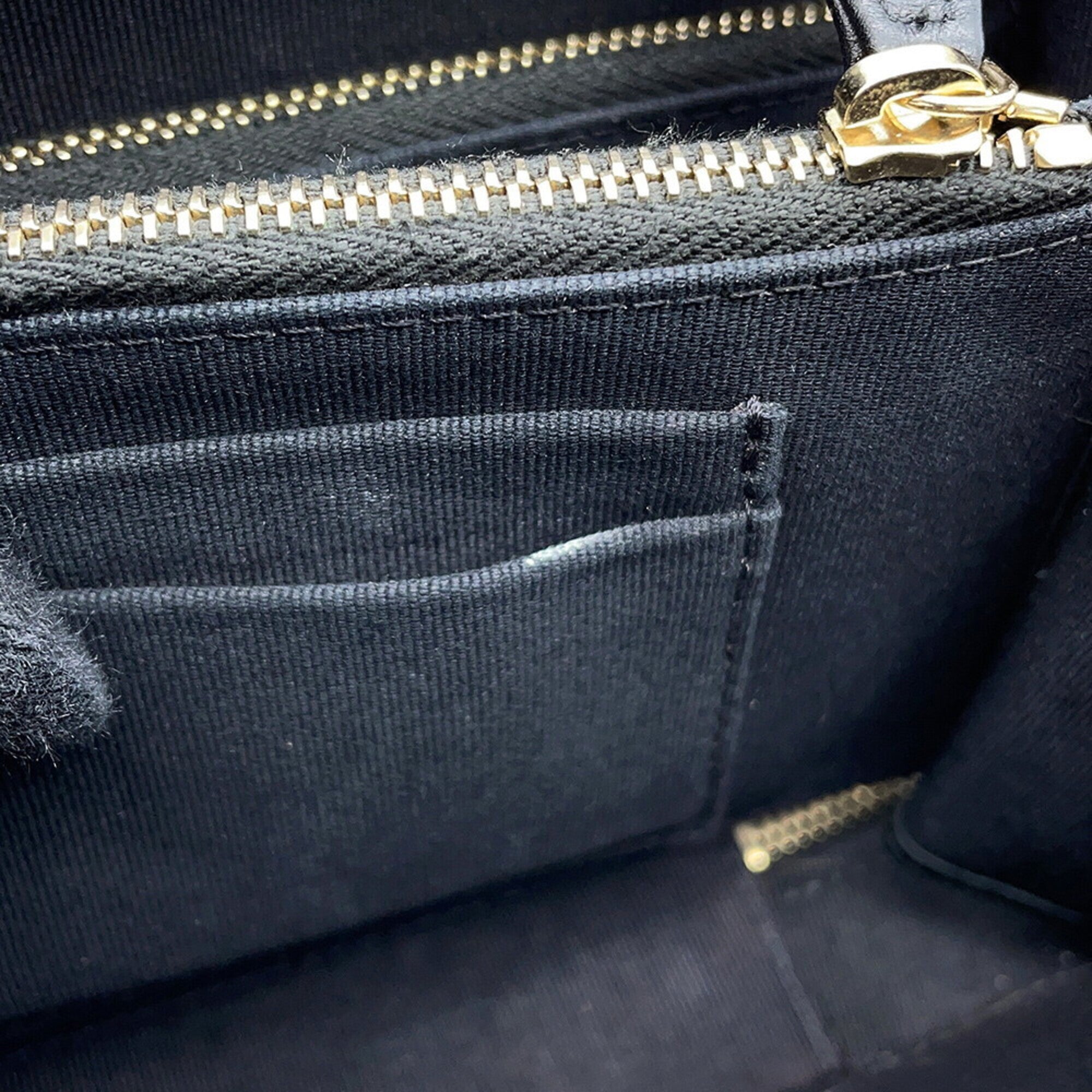 Chanel Matelasse Black Grained Calfskin Handbag Shoulder Bag (Pre-Owned)