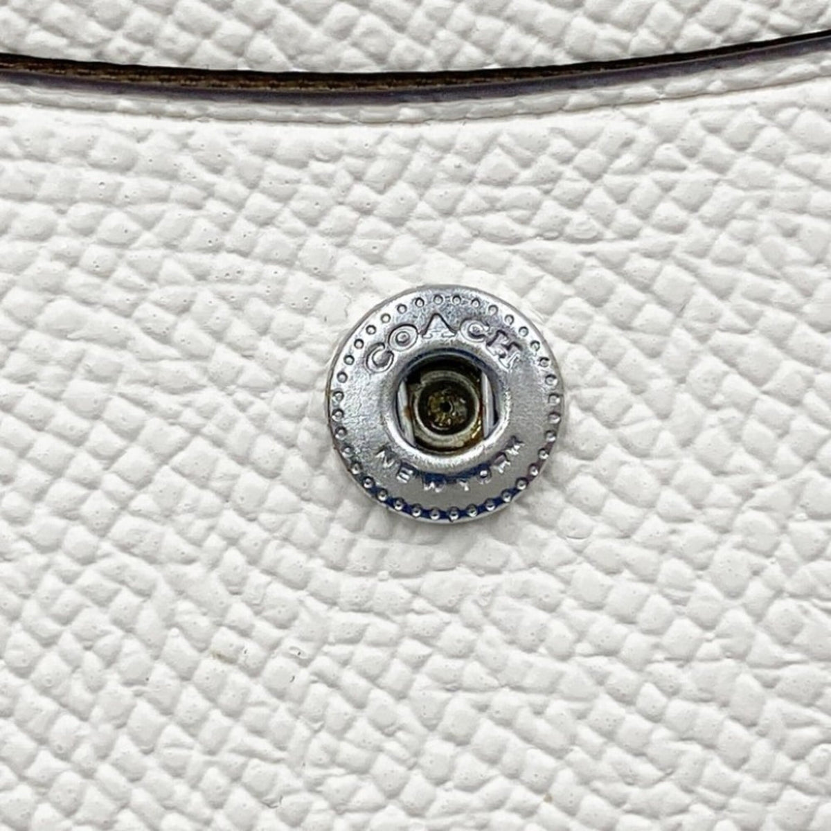 Coach White Leather Shoulder Bag (Pre-Owned)