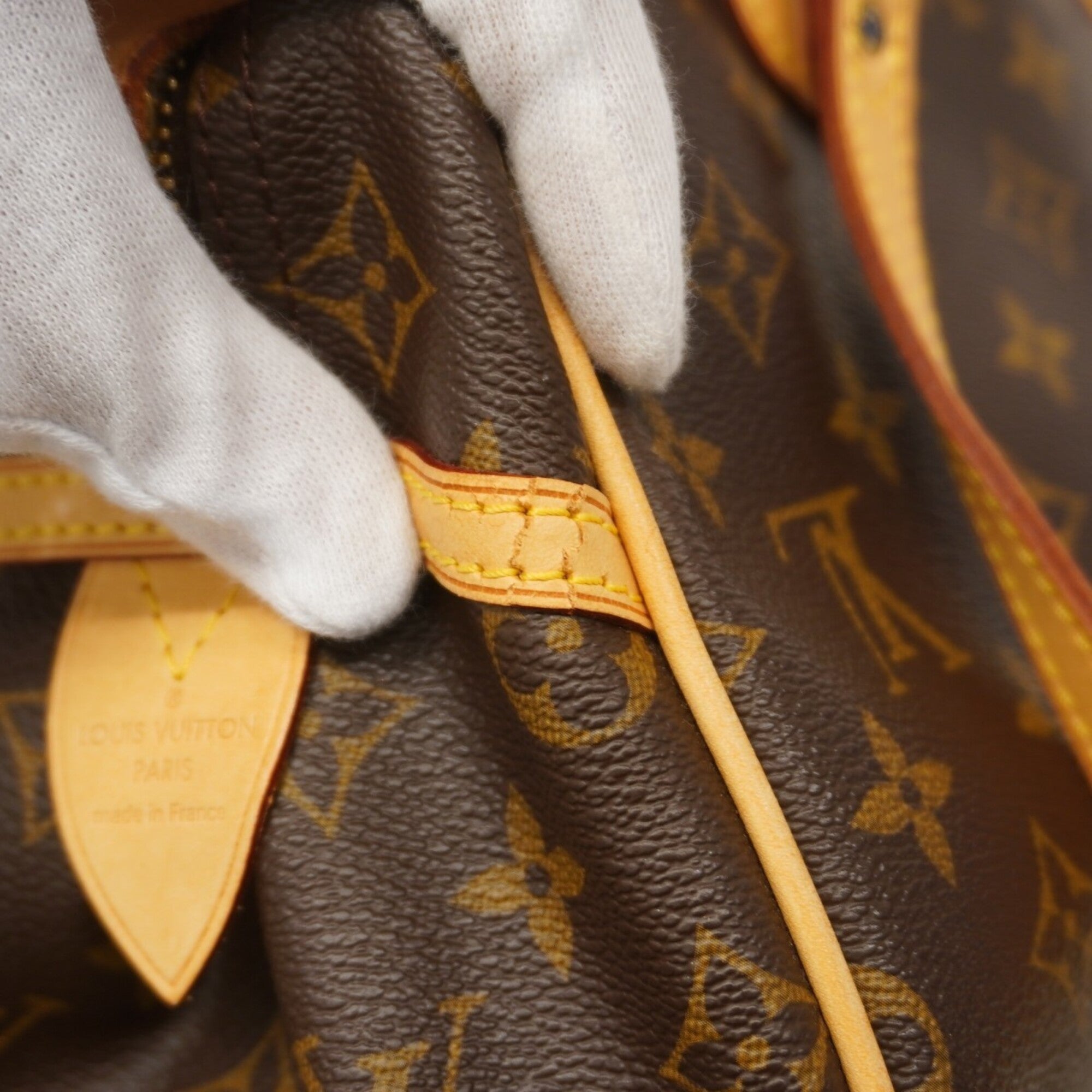 Louis Vuitton Brown Handbag (Pre-Owned)
