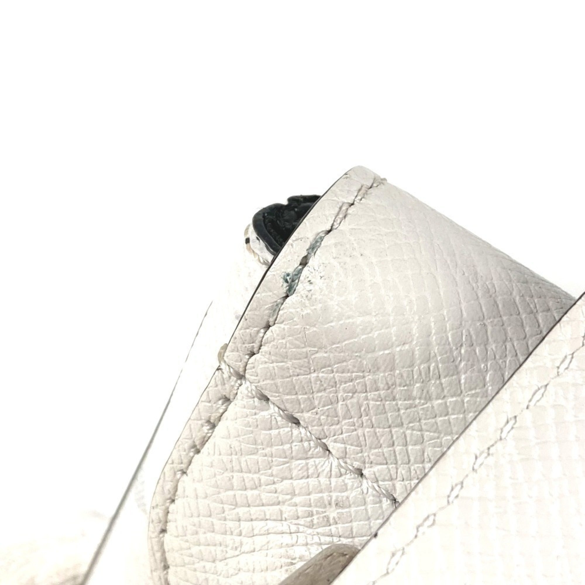 Louis Vuitton White Taigarama Shoulder Bag (Pre-Owned)