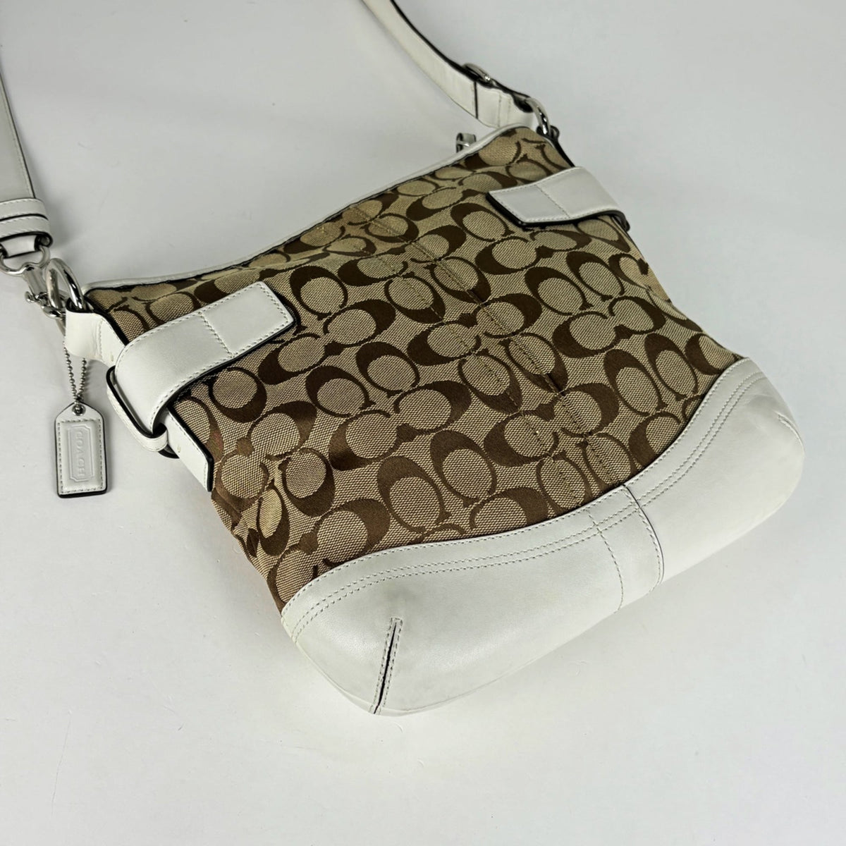 Coach Signature Beige White Signature Line Leather Shoulder Bag (Pre-Owned)