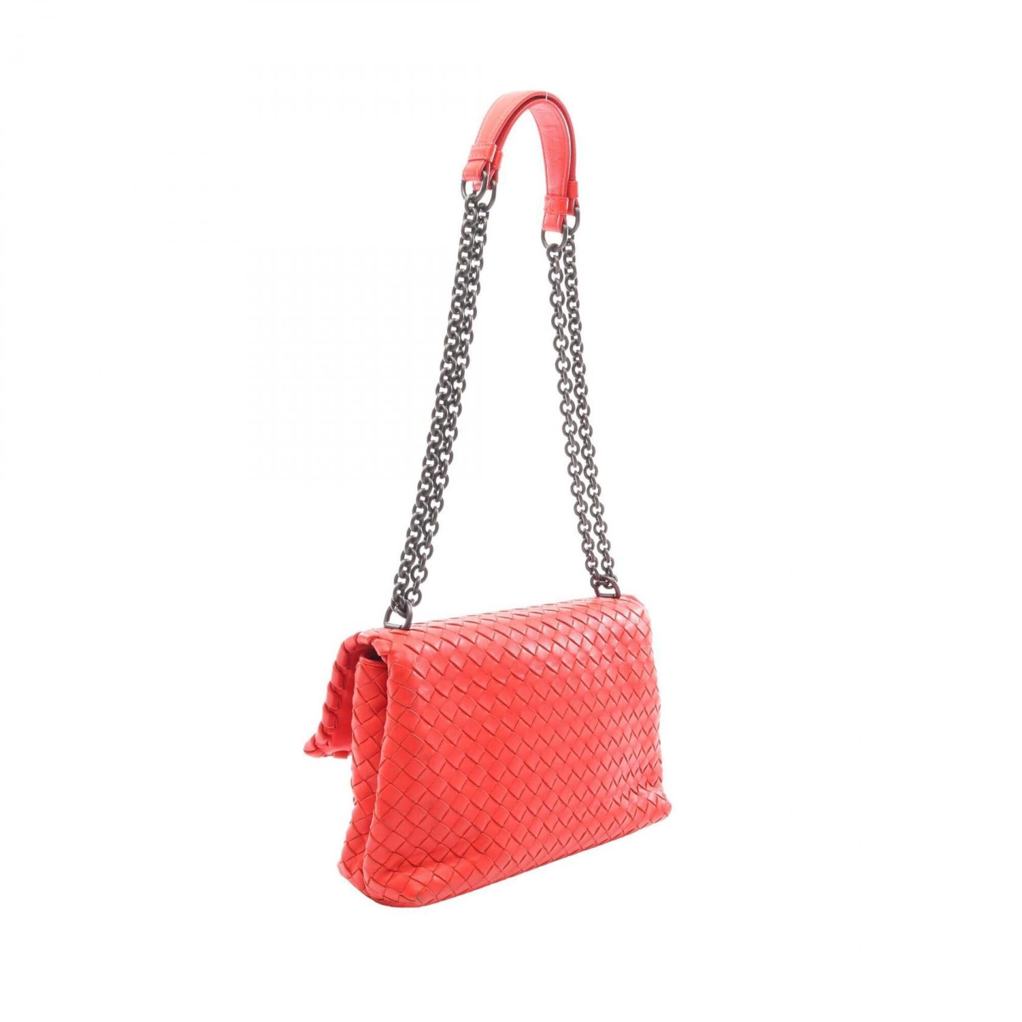 Bottega Veneta Red Color Leather Shoulder Bag (Pre-Owned)