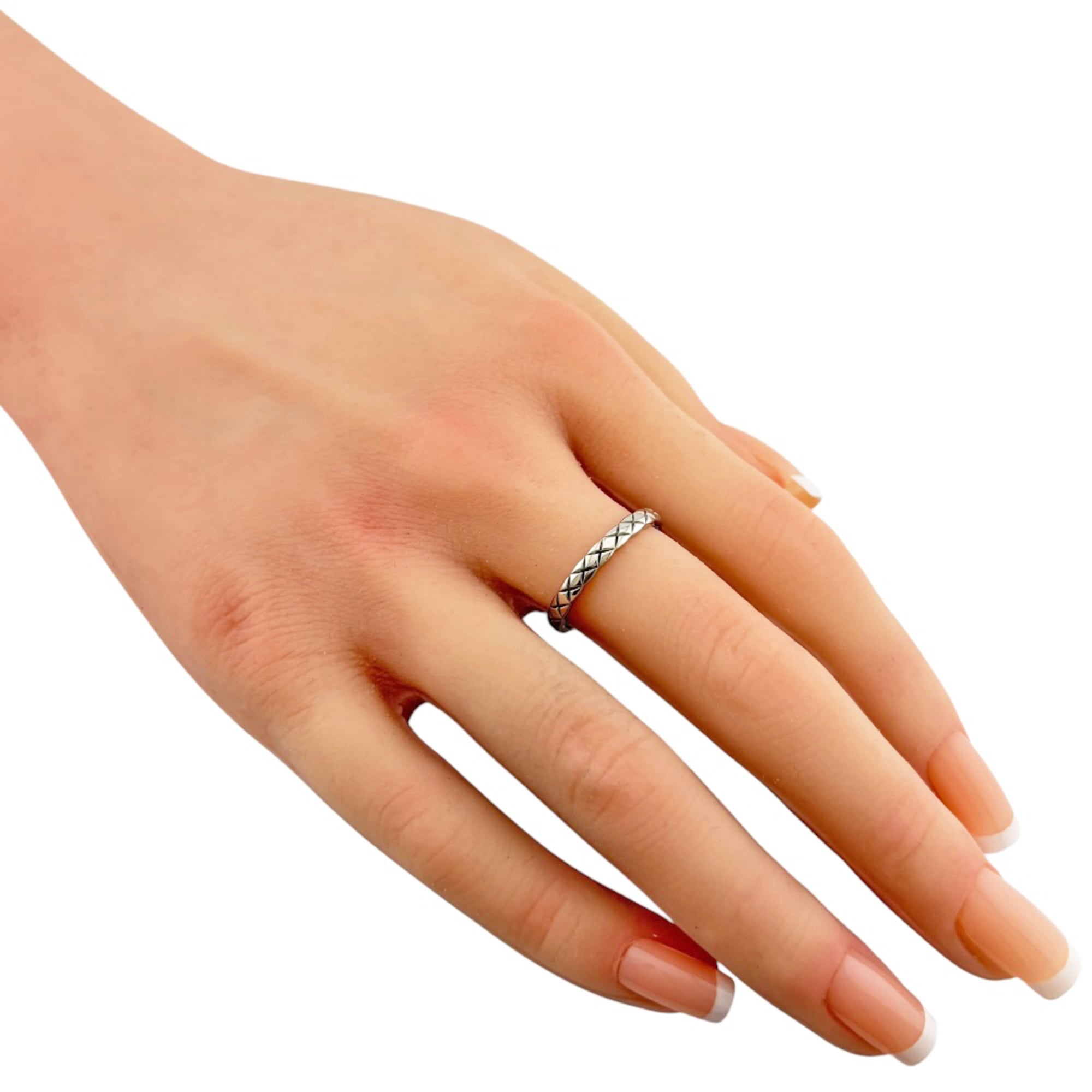 Chanel Platinum 950 Band Ring (Pre-Owned)