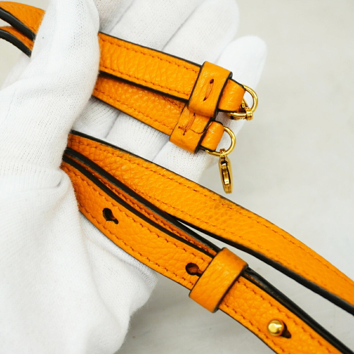 Salvatore Ferragamo Orange Leather Handbag (Pre-Owned)