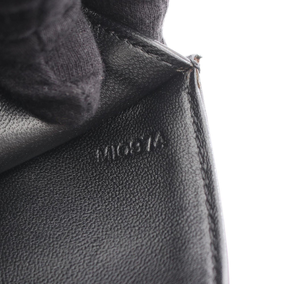 Louis Vuitton Black Noir Handbag (Pre-Owned)