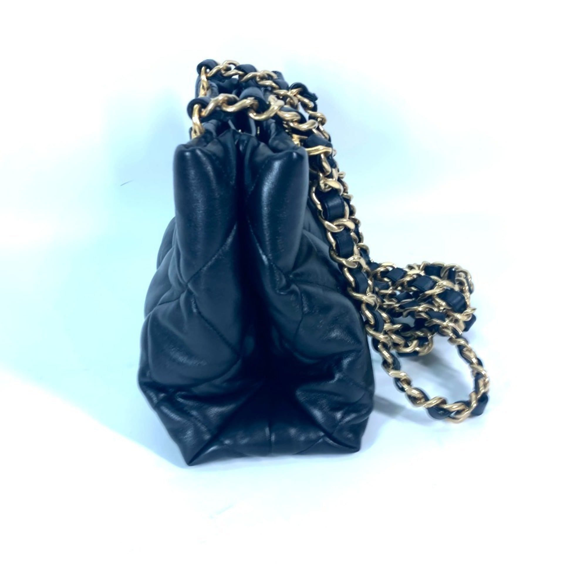 Chanel Black Leather Shoulder Bag (Pre-Owned)