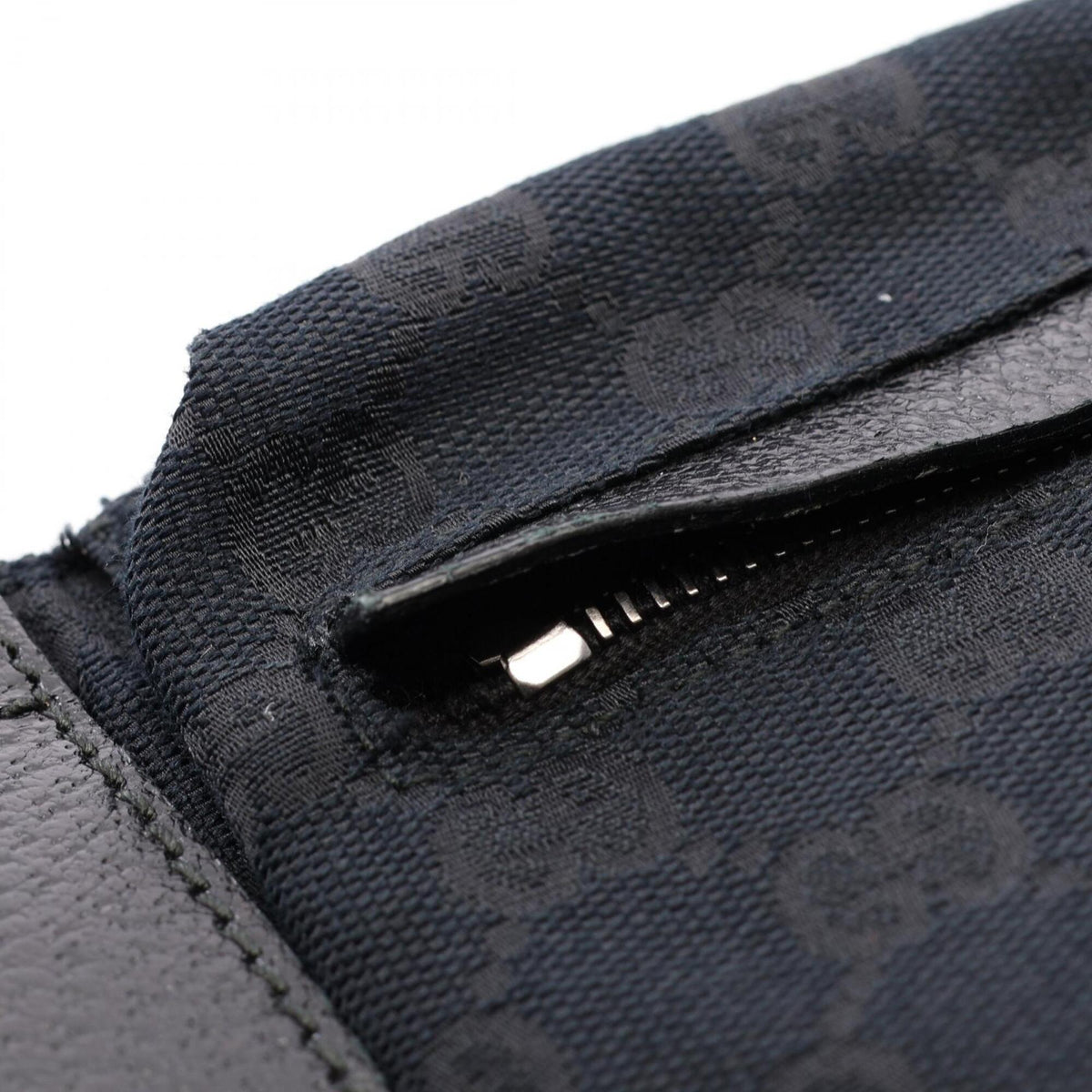 Gucci Black Canvas Leather Fanny Pack Handbag (Pre-Owned)
