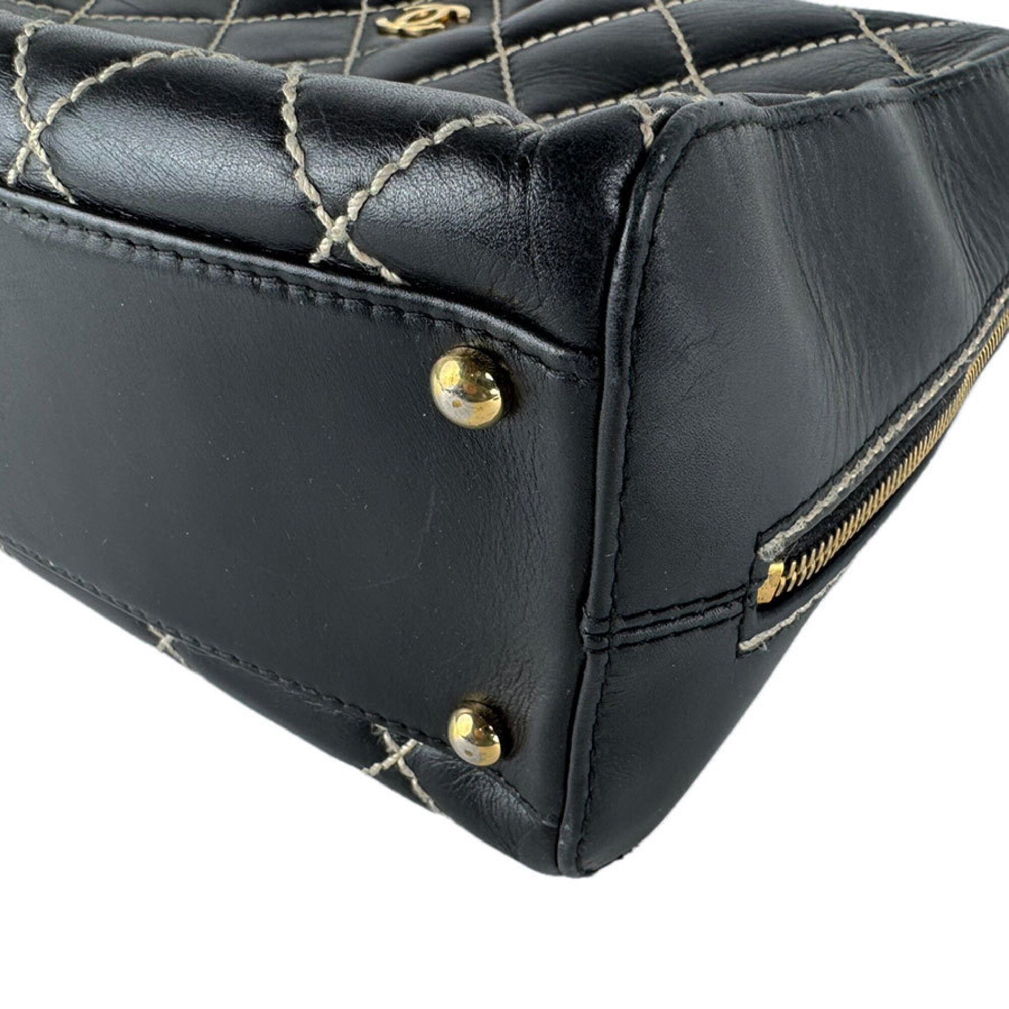 Chanel Black Leather Handbag (Pre-Owned)