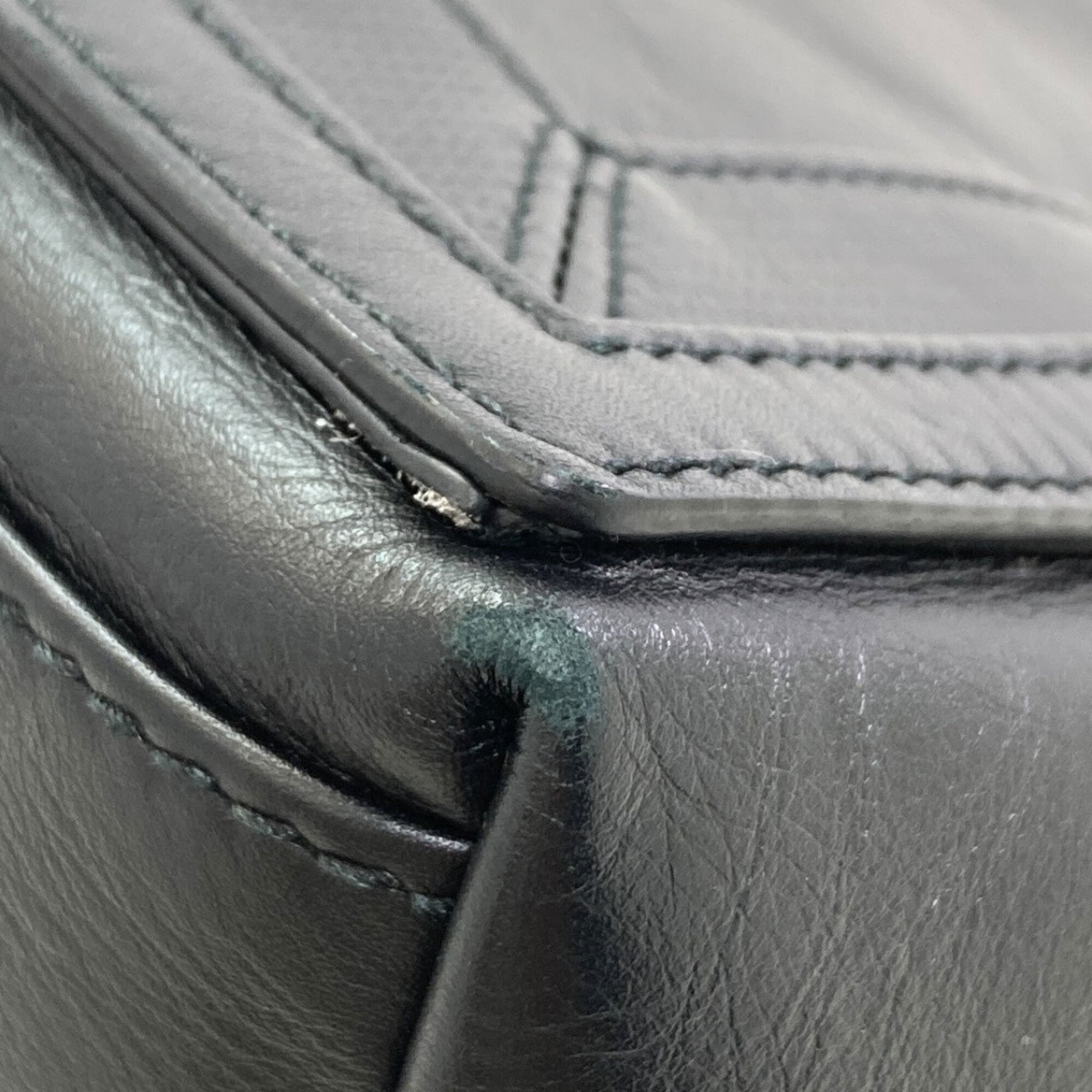 Balenciaga Black Leather Handbag (Pre-Owned)