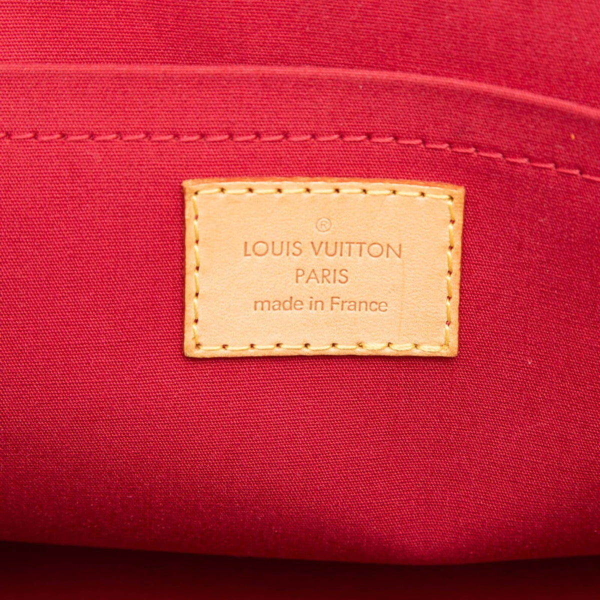 Louis Vuitton Monogram Vernis Pomme D'amour Red Color Patent Leather Handbag (Pre-Owned)