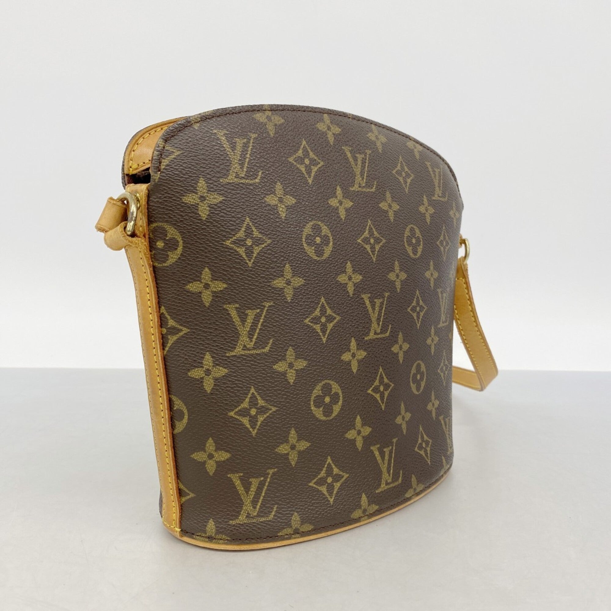 Louis Vuitton Brown Shoulder Bag (Pre-Owned)