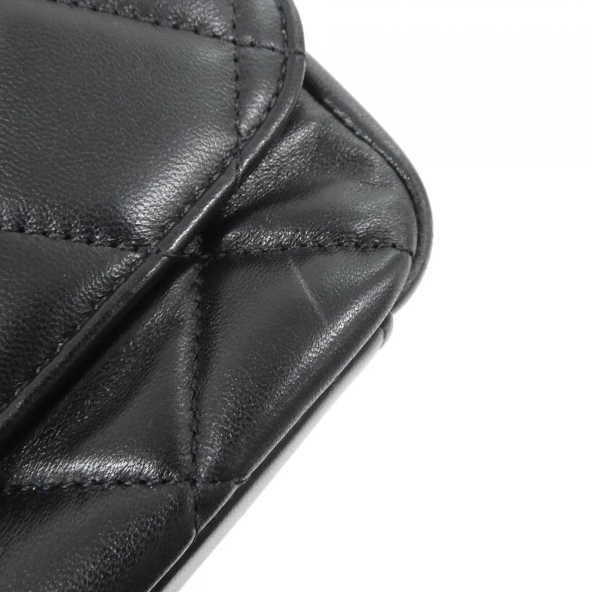 Chanel Black Leather Shoulder Bag (Pre-Owned)