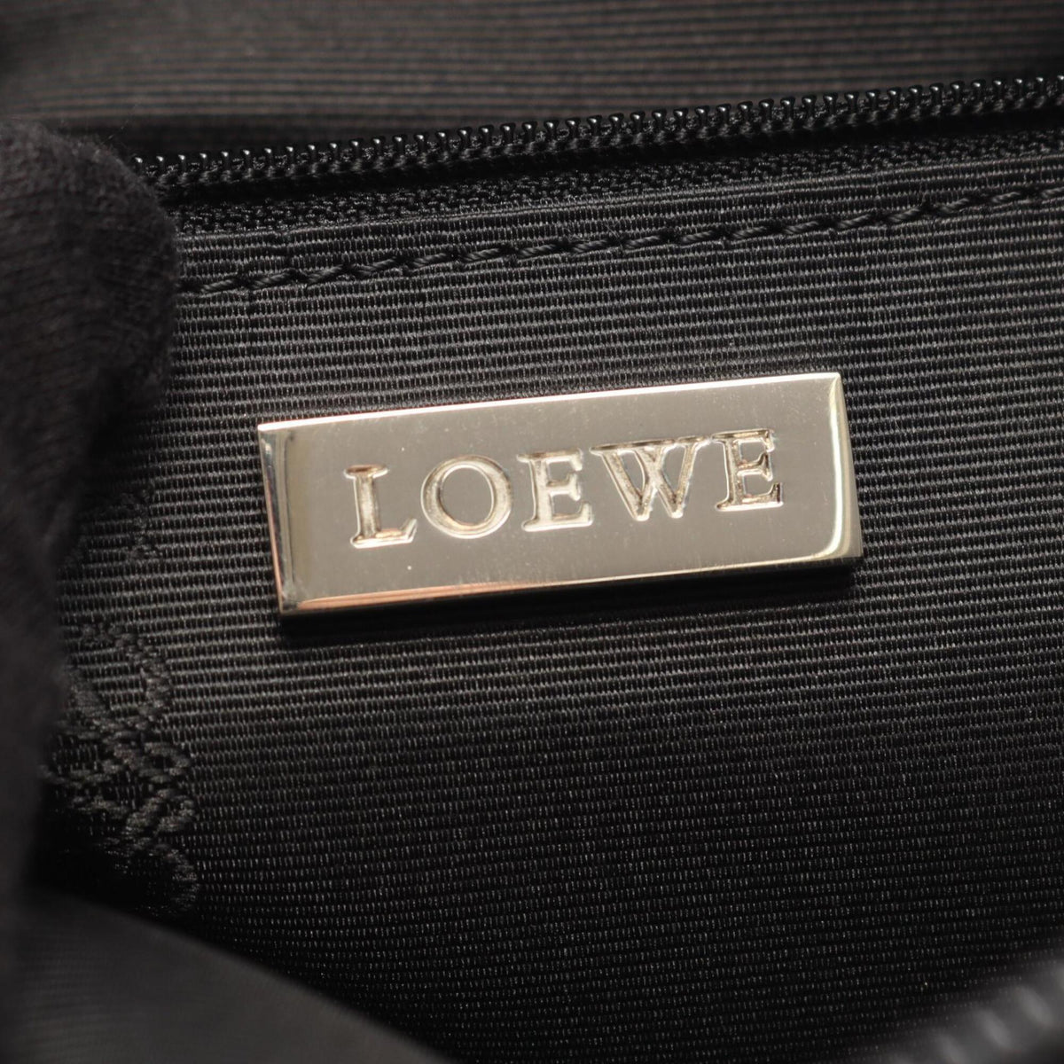 Loewe Black Leather Clutch Bag Handbag (Pre-Owned)