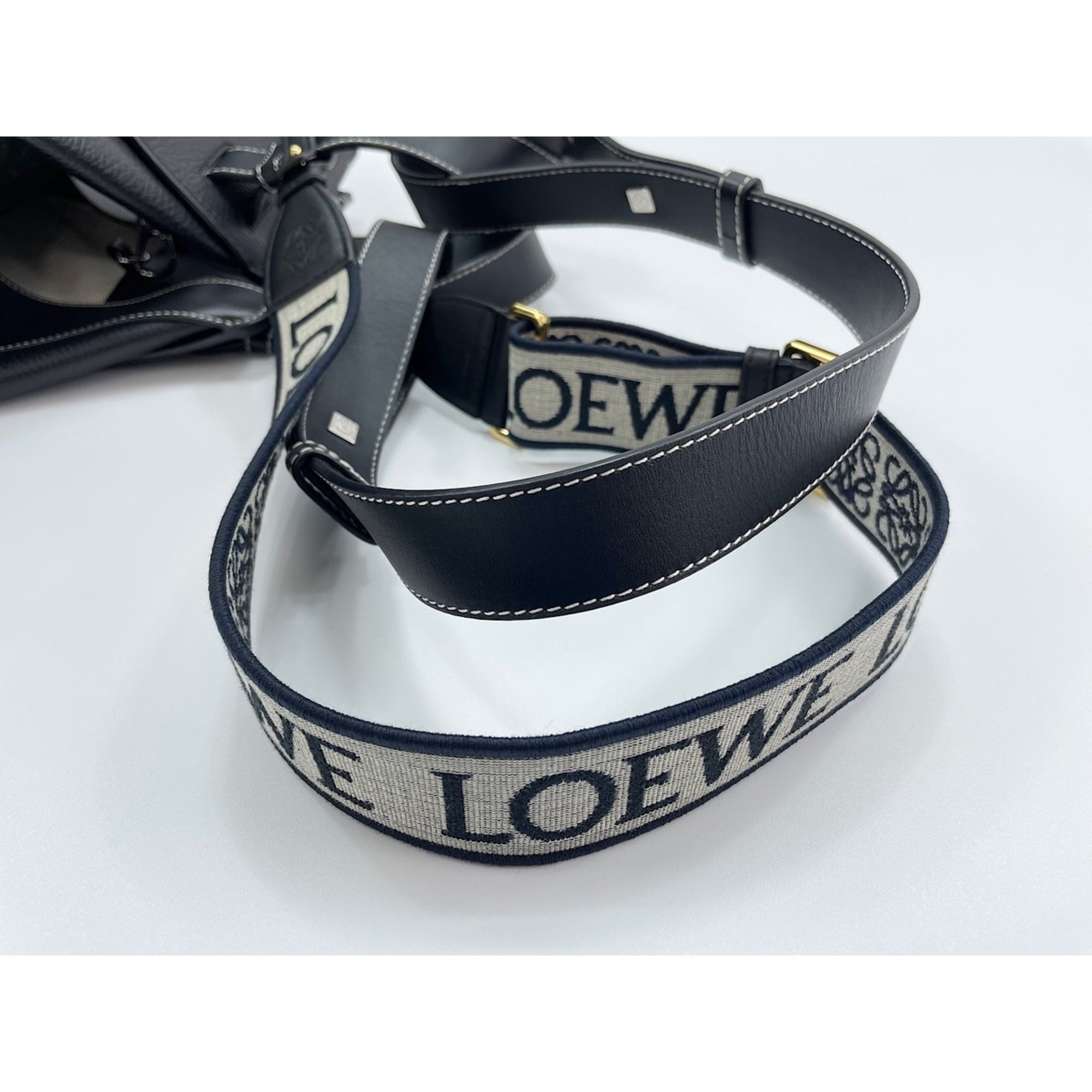 Loewe Hammock Black Leather Handbag (Pre-Owned)