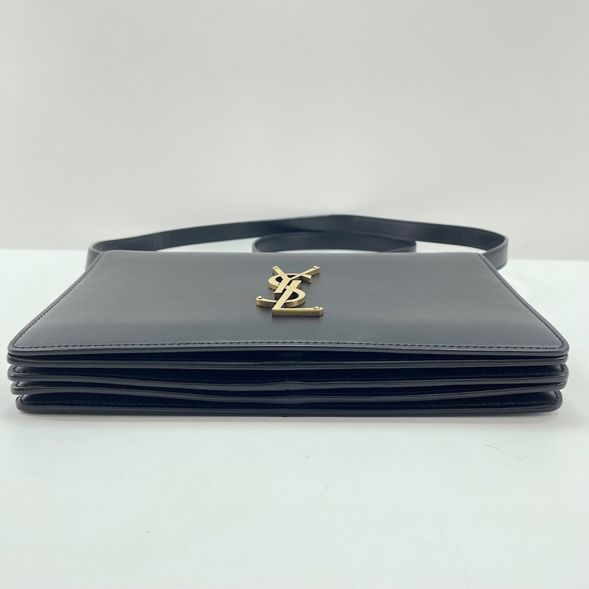 Yves Saint Laurent Black Shoulder Bag (Pre-Owned)