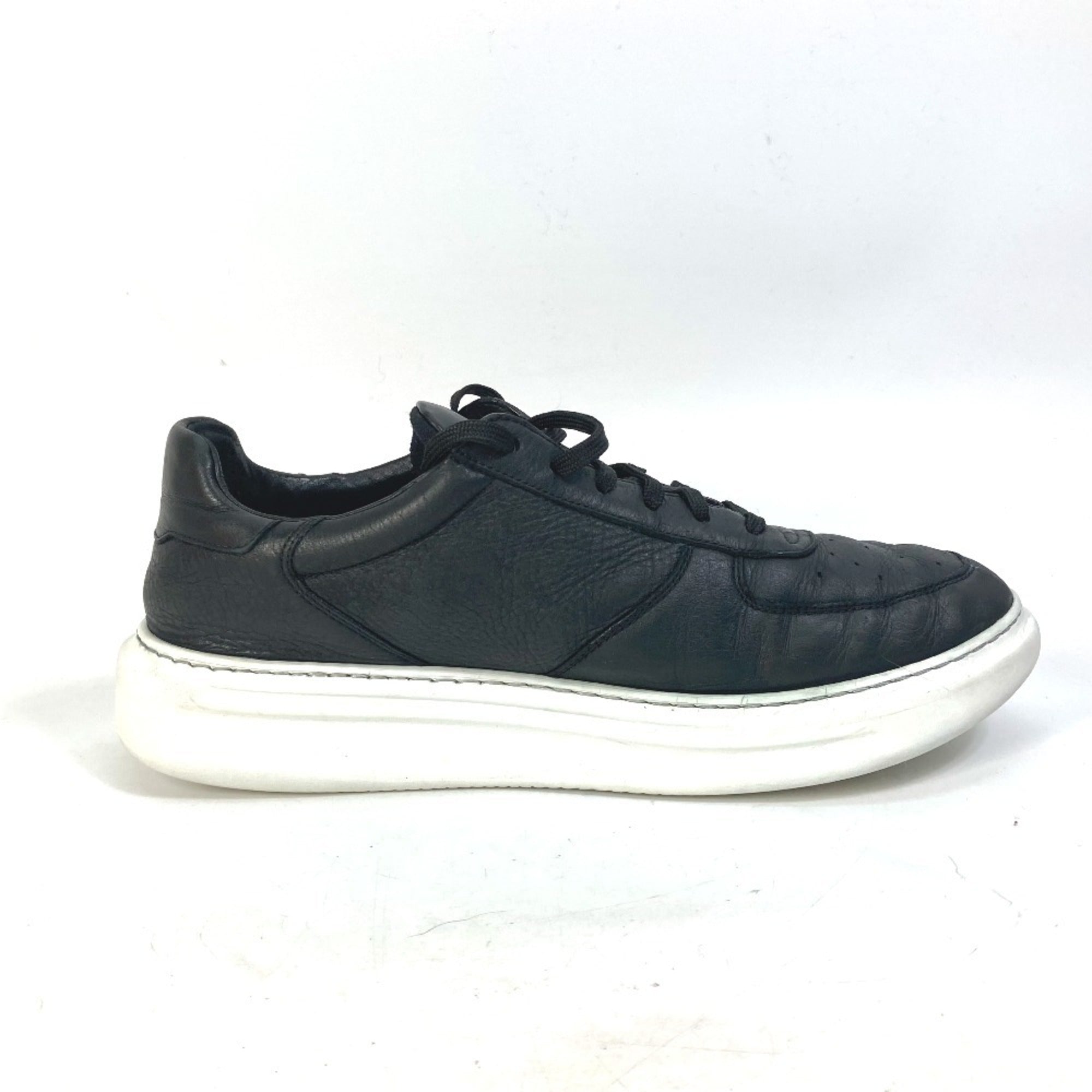 Louis Vuitton Black Sneakers (Pre-Owned)