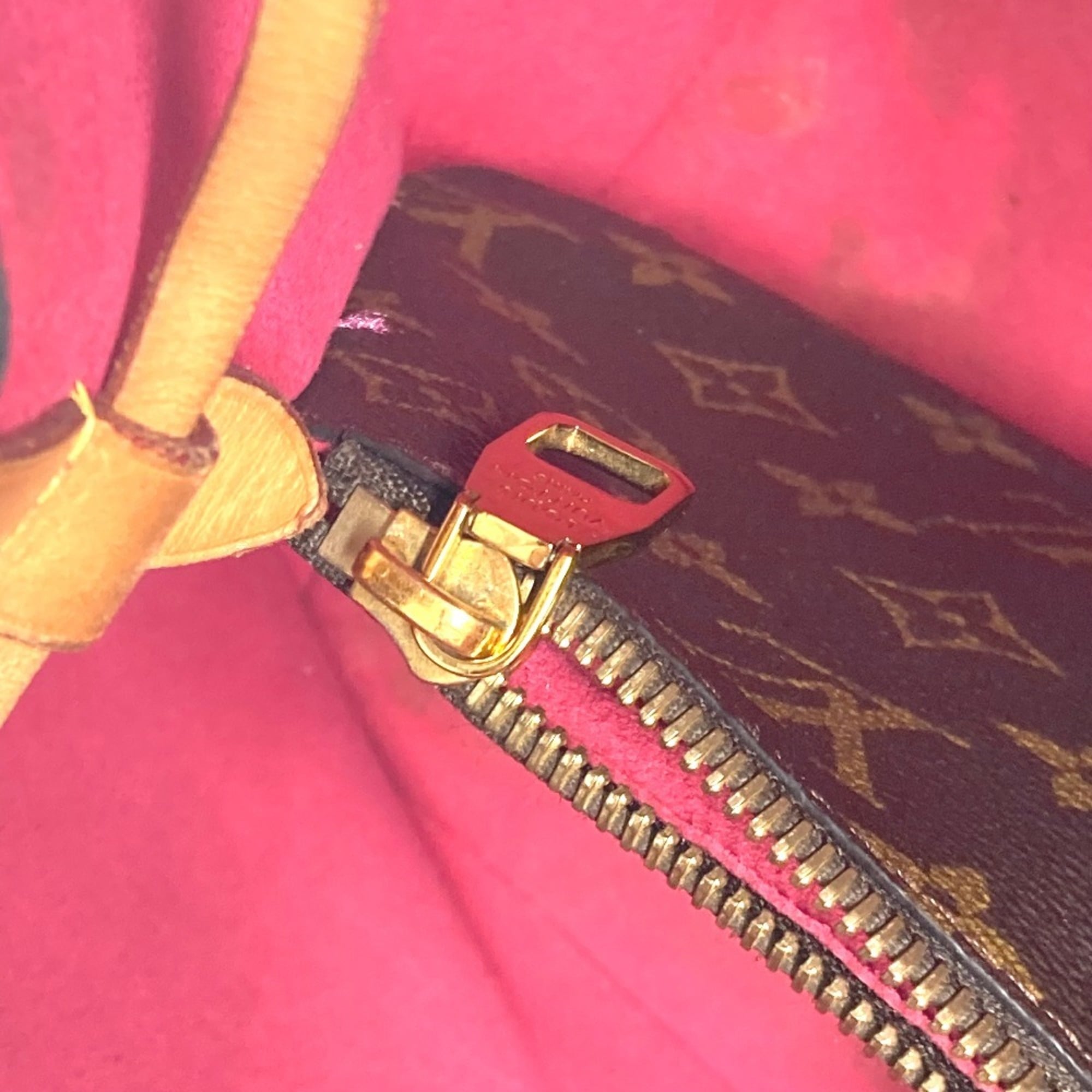 Louis Vuitton Brown Monogram Canvas Shoulder Bag (Pre-Owned)