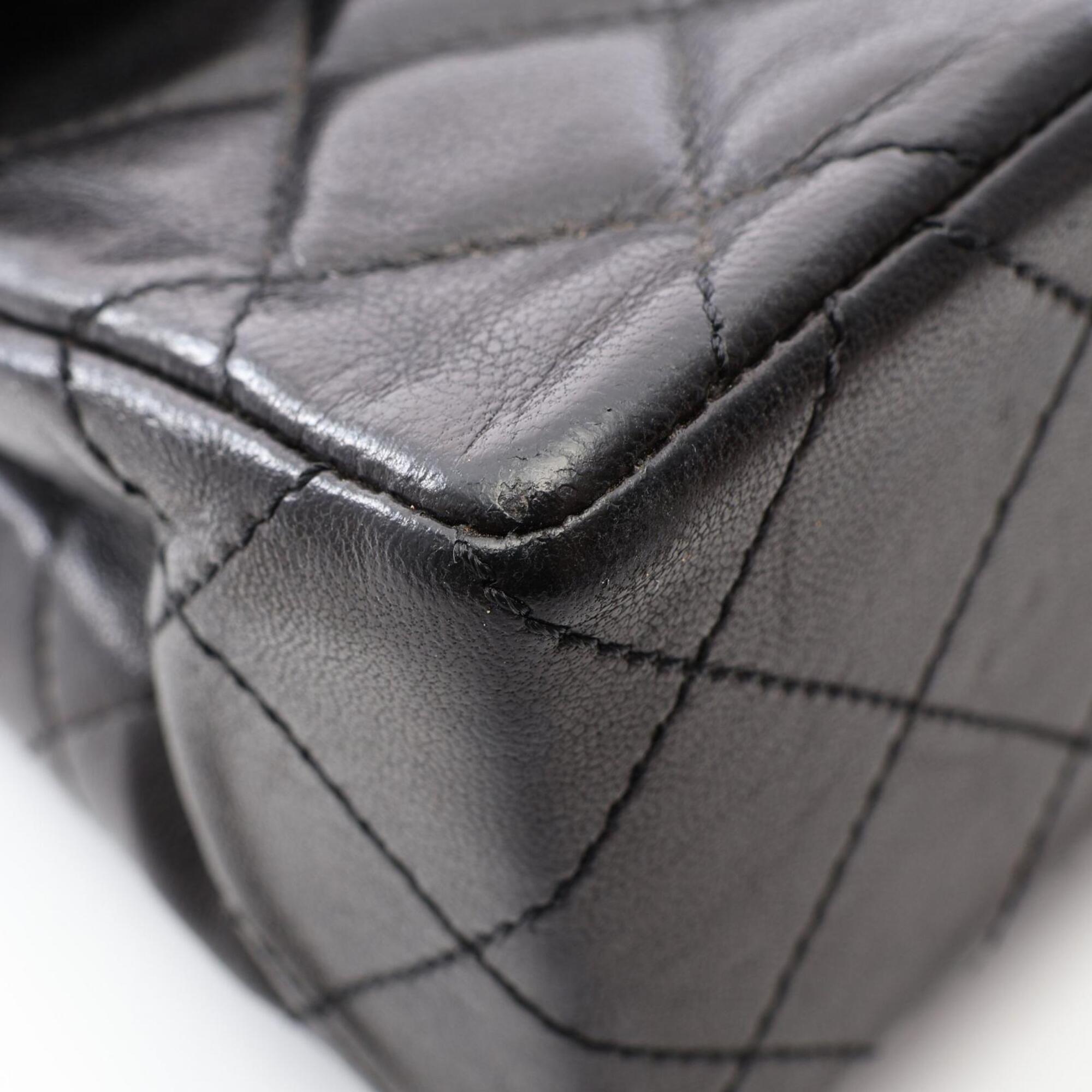Chanel Black Leather Handbag Shoulder Bag (Pre-Owned)