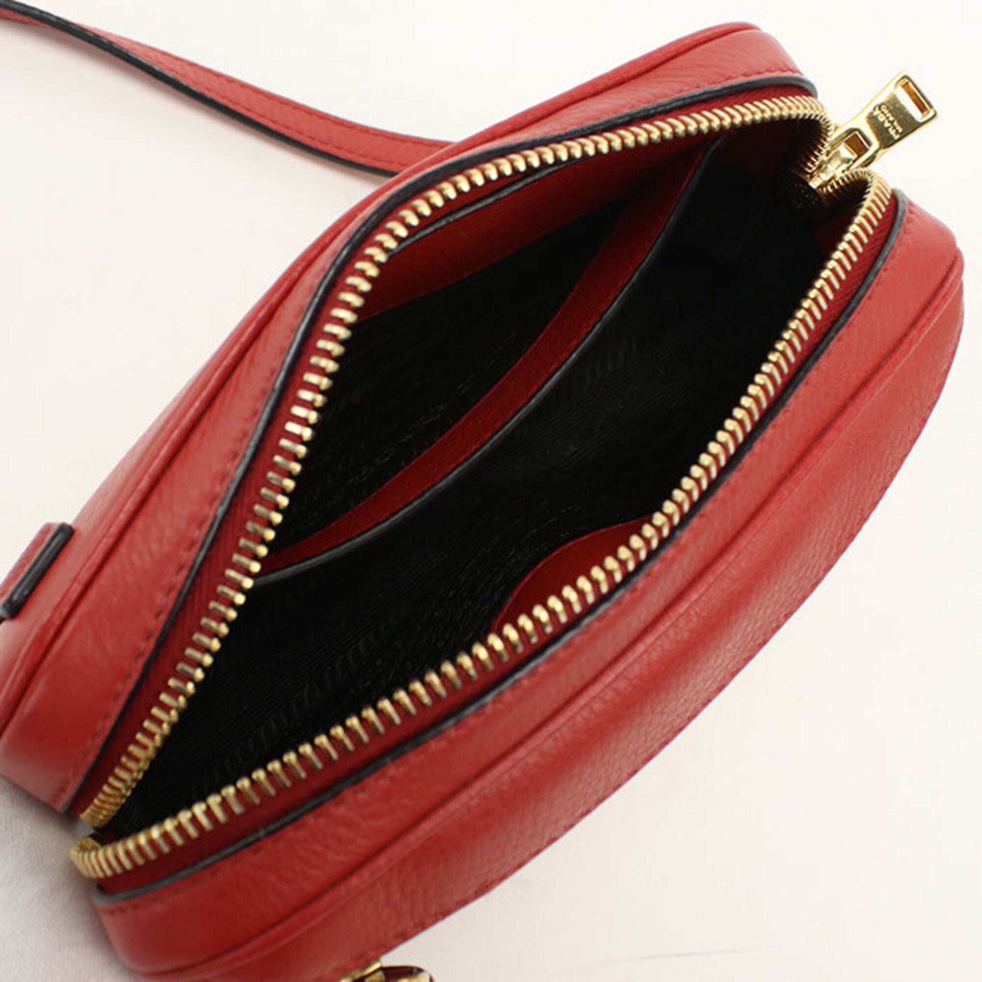 Prada Red Color Leather Shoulder Bag (Pre-Owned)