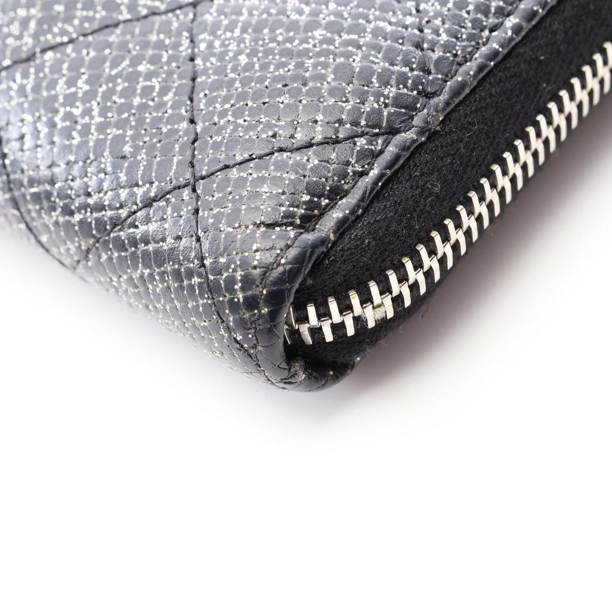 Chanel Black Grained Calfskin Long Wallet (Bi-Fold) (Pre-Owned)