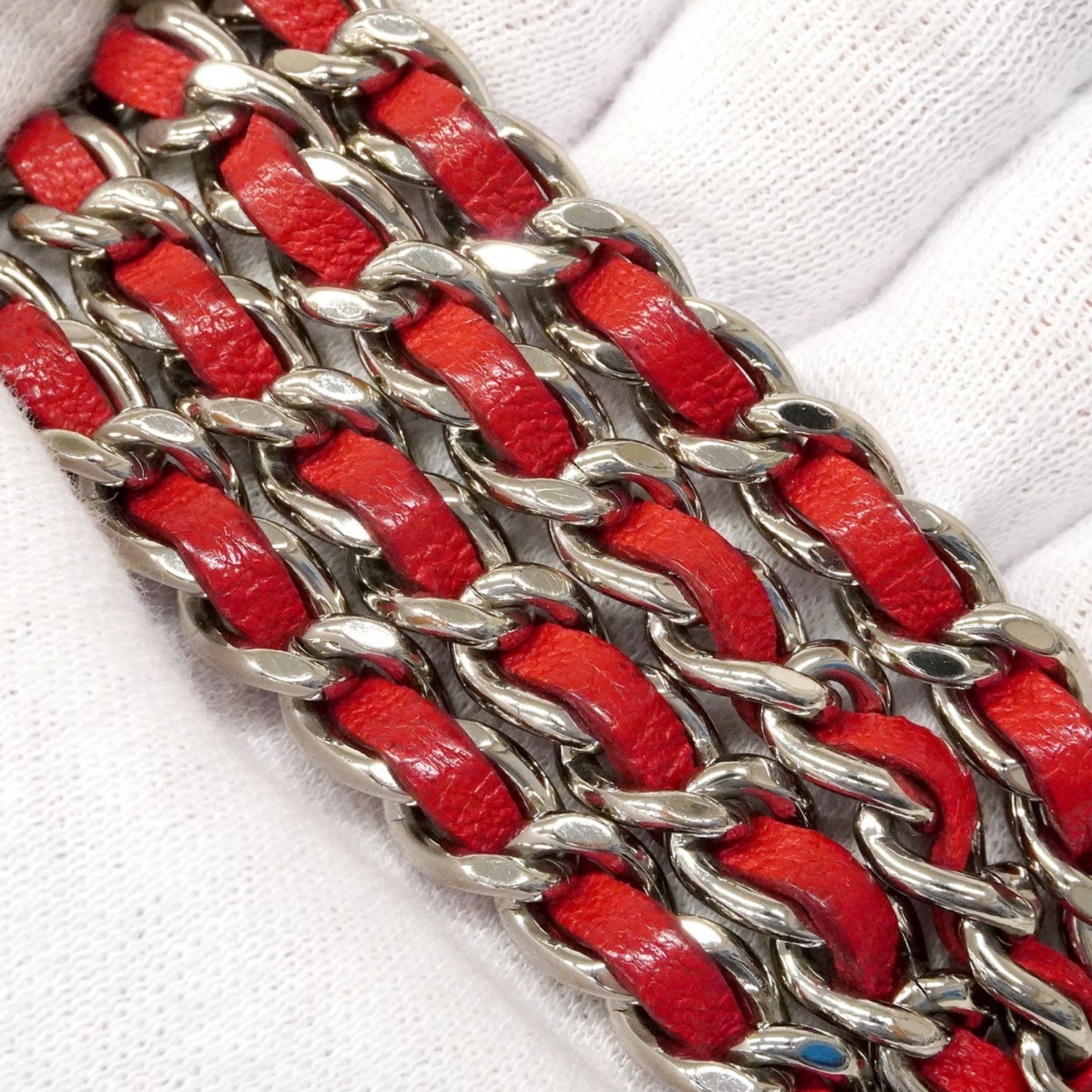 Chanel Red Color Leather Shoulder Bag (Pre-Owned)