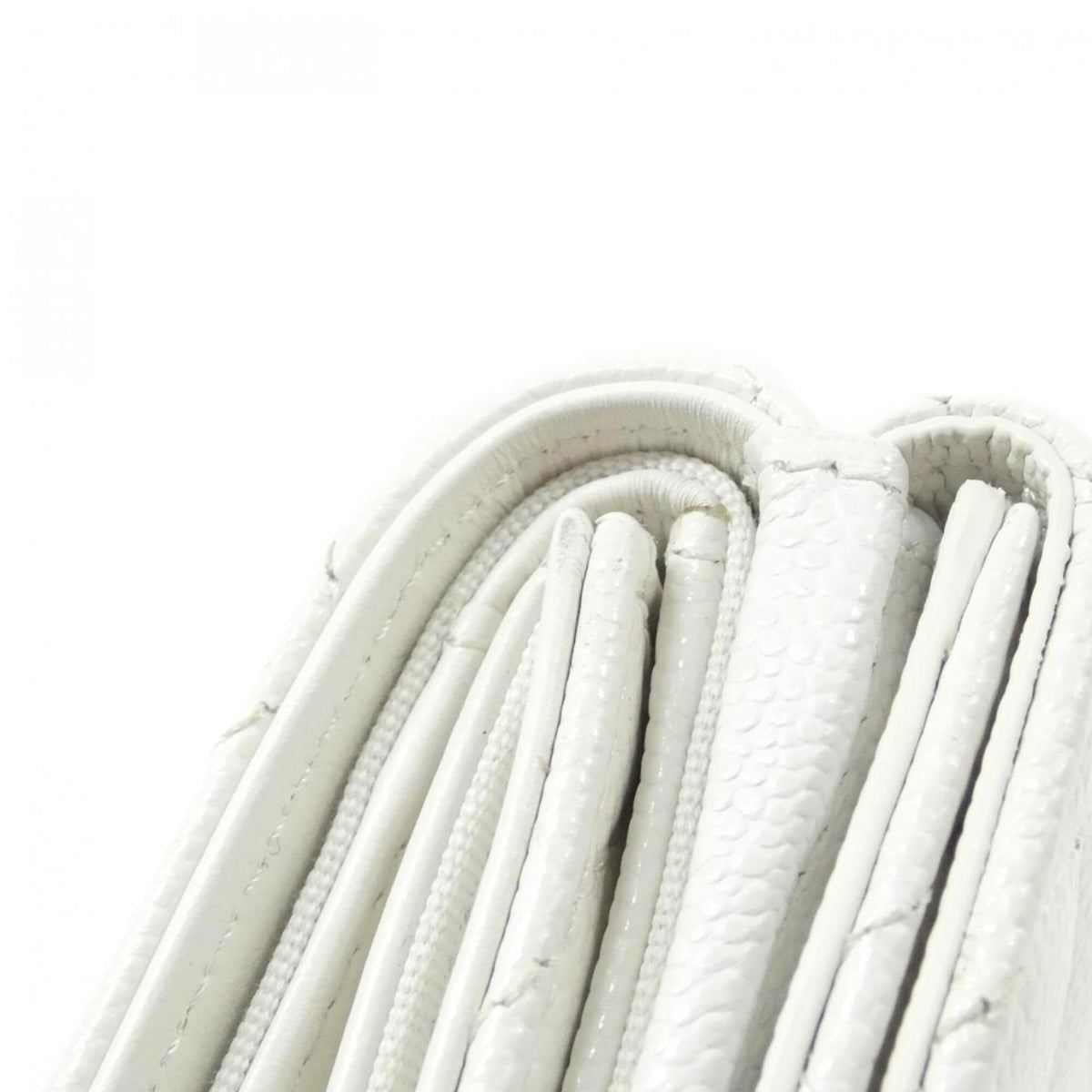 Chanel White Grained Calfskin Wallet (Tri-Fold) (Pre-Owned)