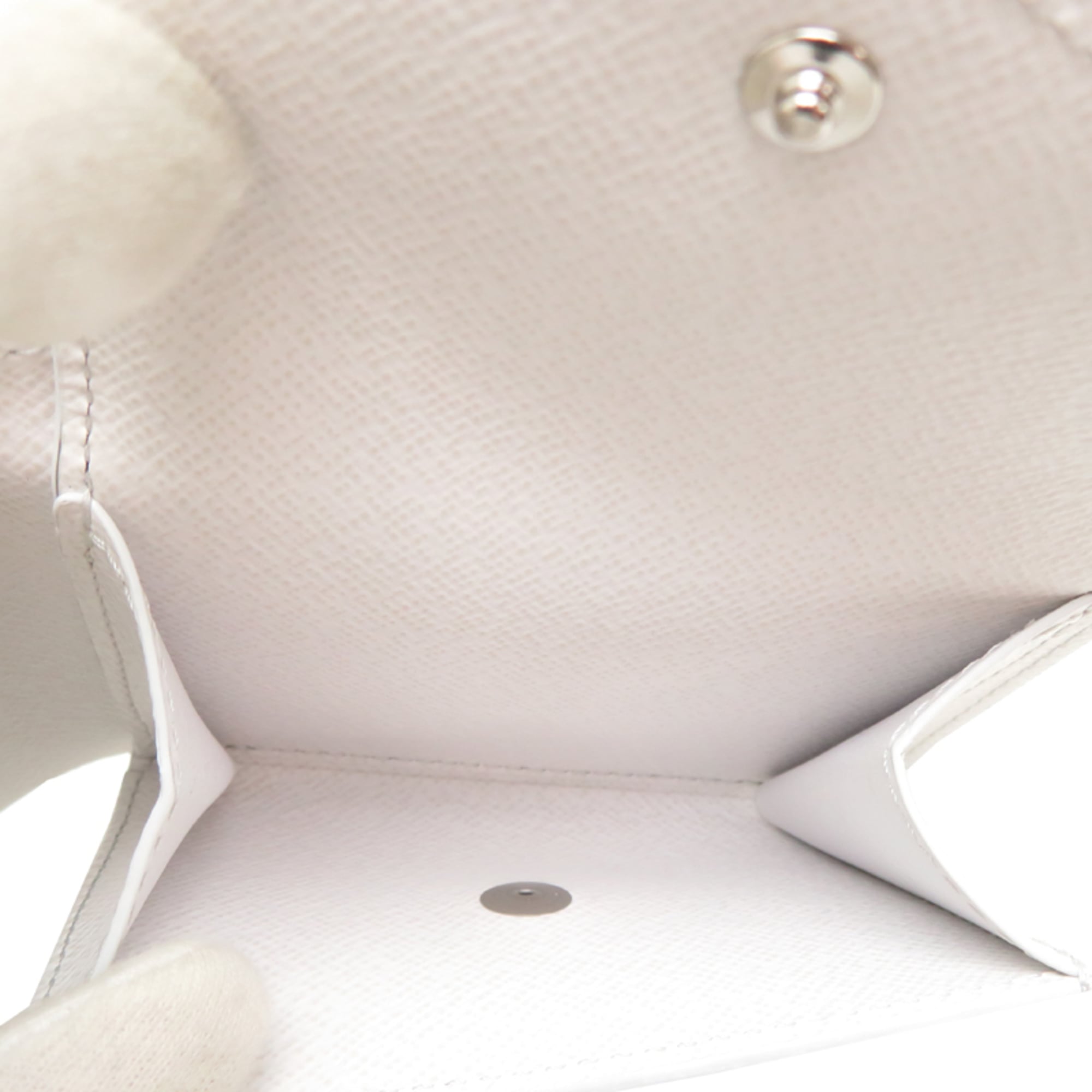 Louis Vuitton White Taigarama Wallet (Bi-Fold) (Pre-Owned)
