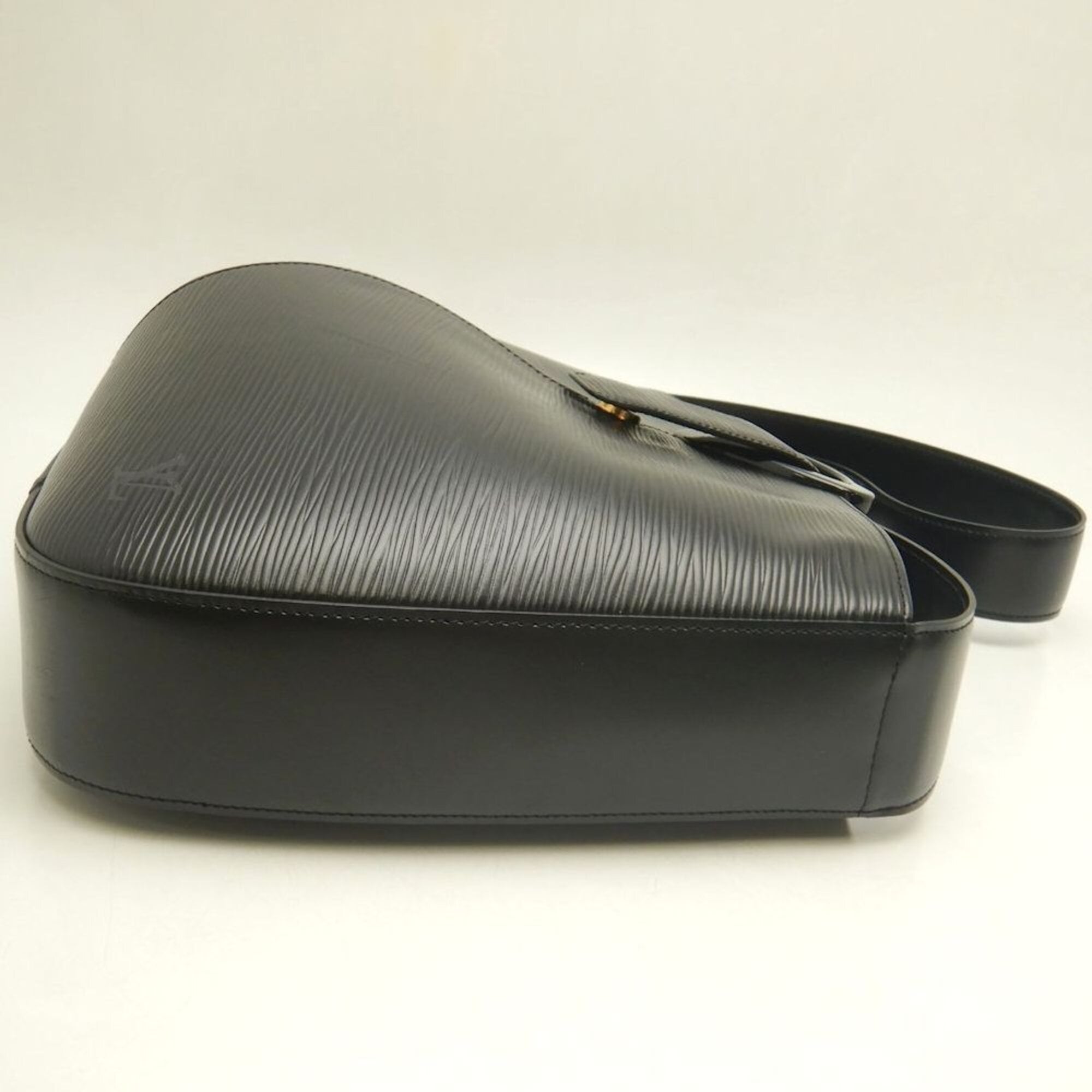 Louis Vuitton Noir Epi Leather Shoulder Bag (Pre-Owned)