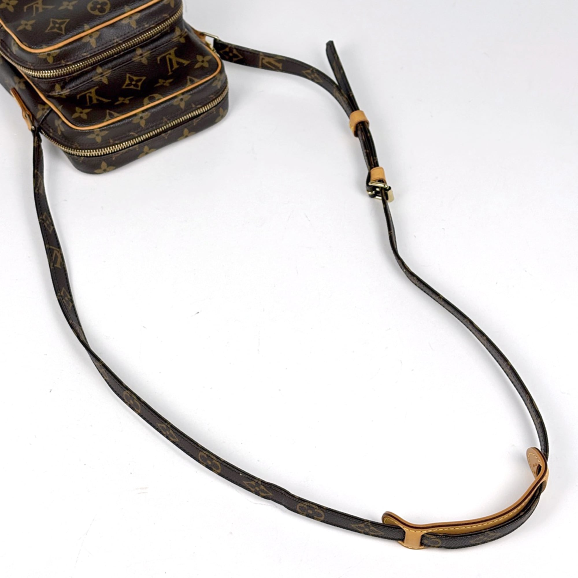 Louis Vuitton Brown Monogram Shoulder Bag (Pre-Owned)