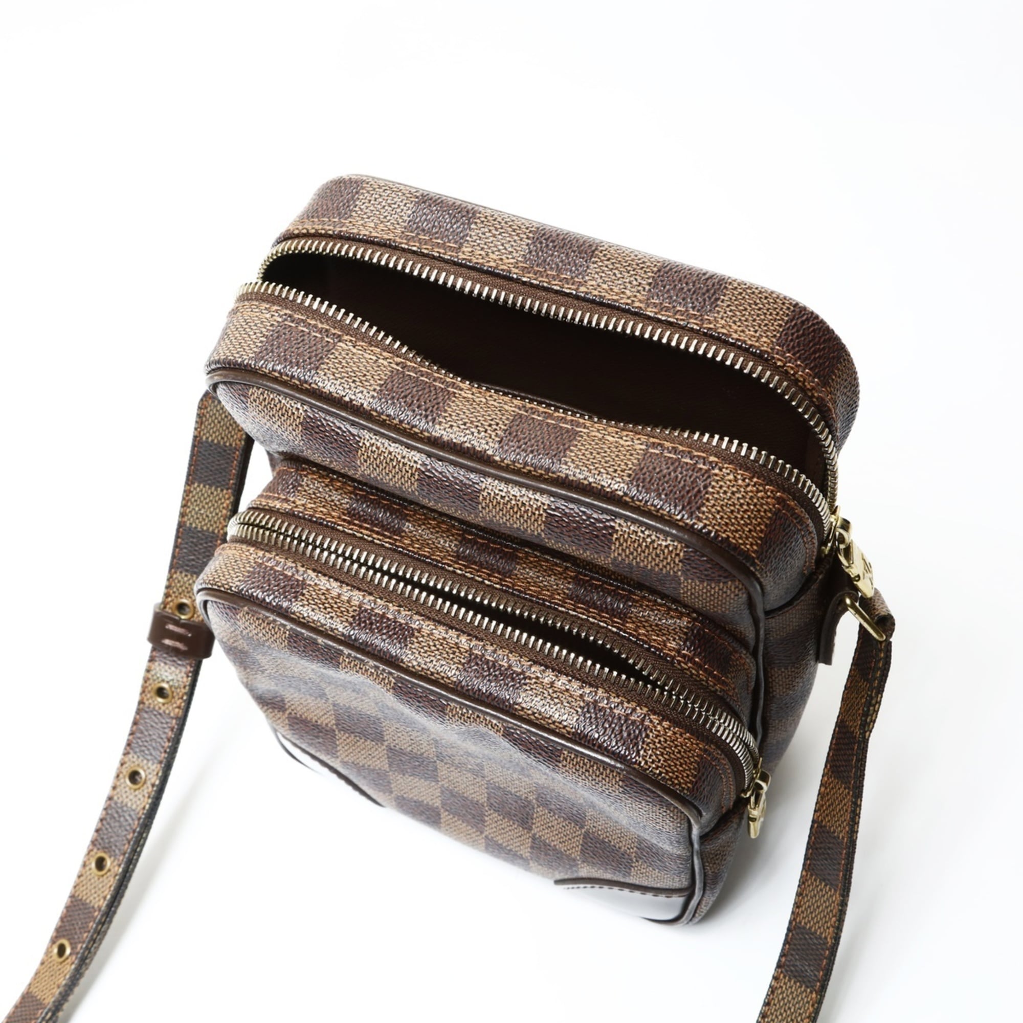 Louis Vuitton Brown Shoulder Bag (Pre-Owned)