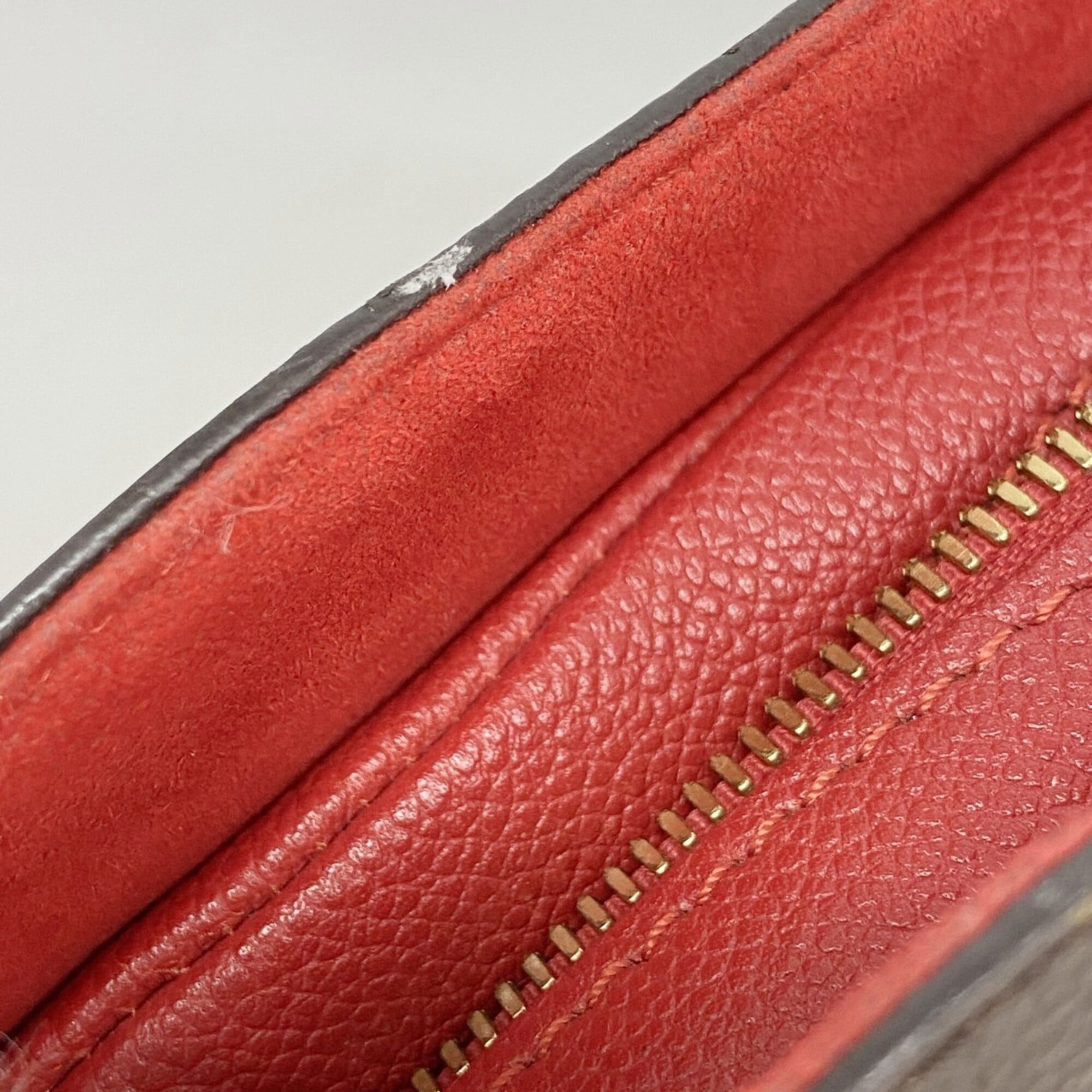 Louis Vuitton Rouge Handbag (Pre-Owned)