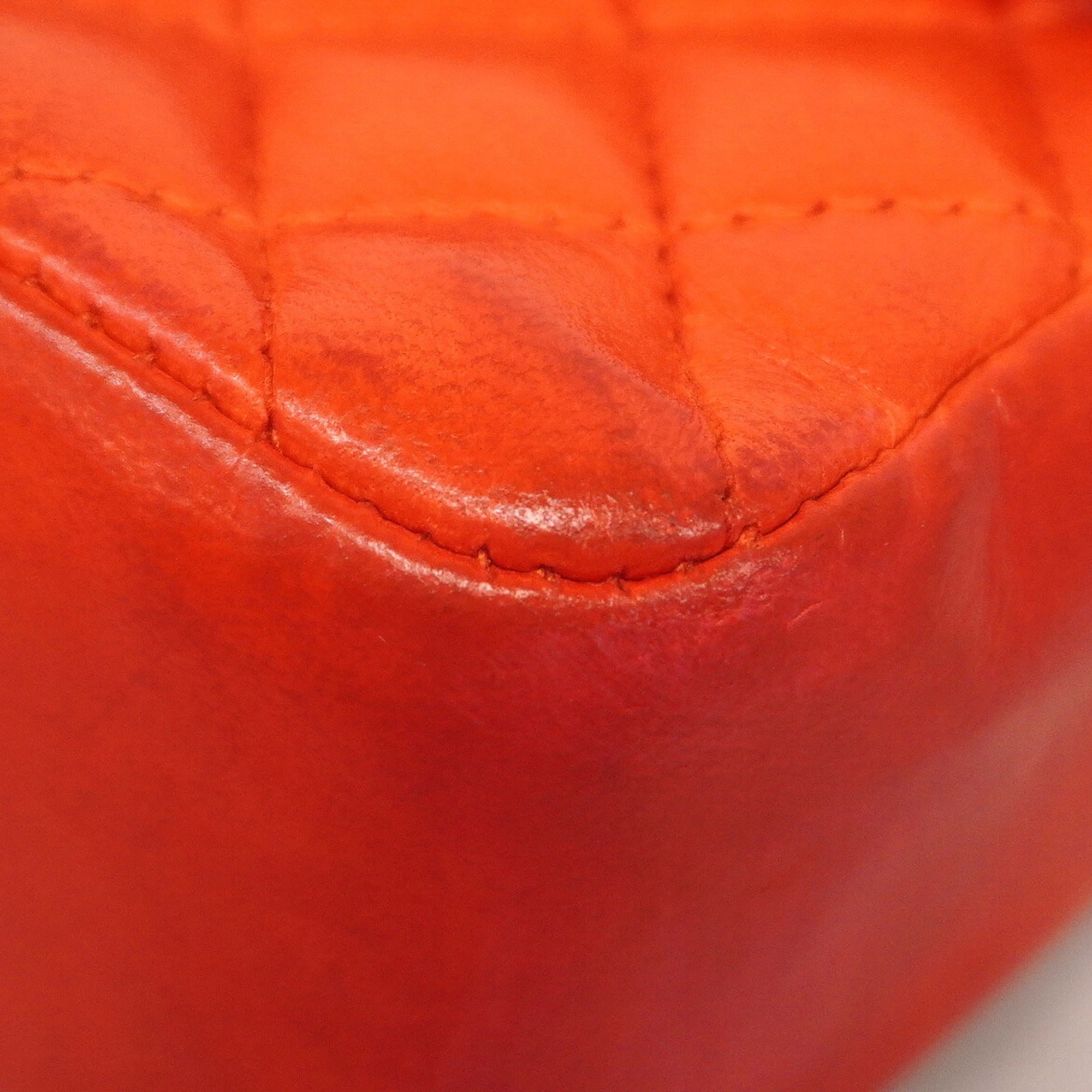 Chanel Red Color Leather Shoulder Bag (Pre-Owned)