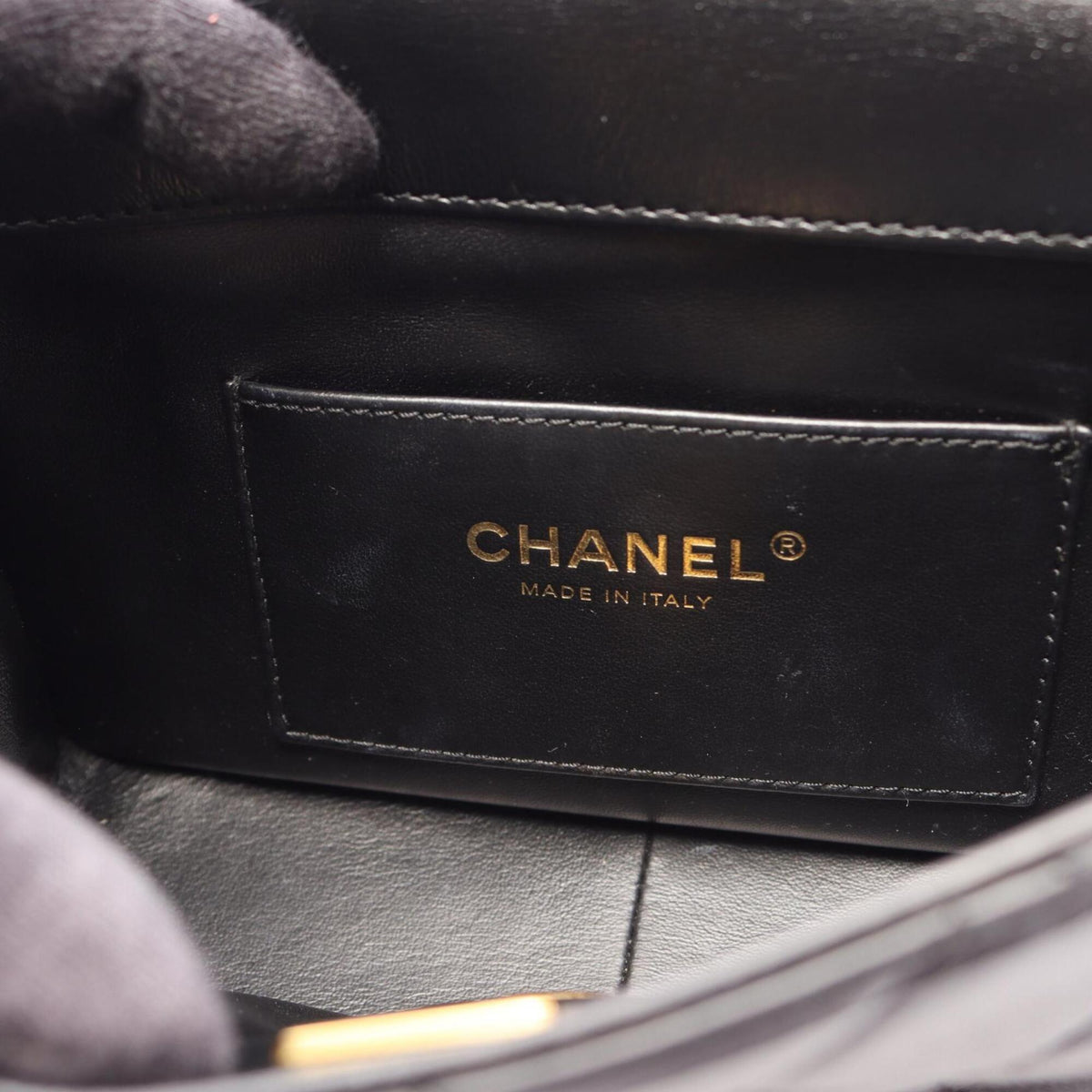 Chanel Black Leather Handbag Shoulder Bag (Pre-Owned)